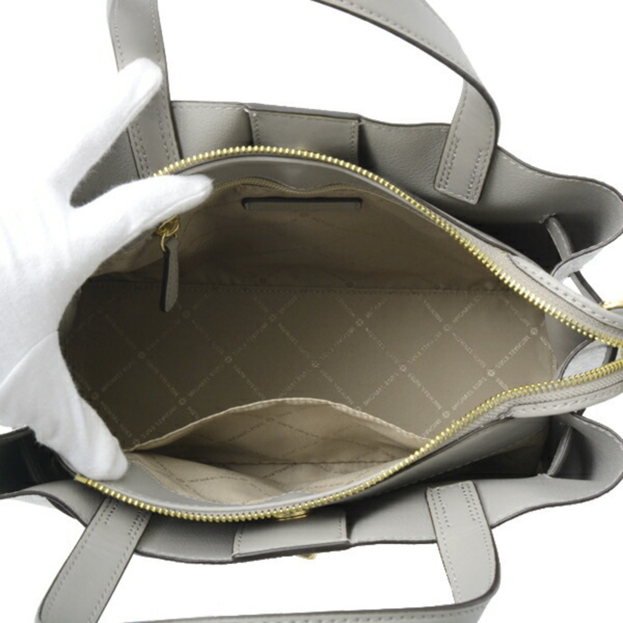 Michael Kors Gray White Pvc Leather Handbag (Pre-Owned)