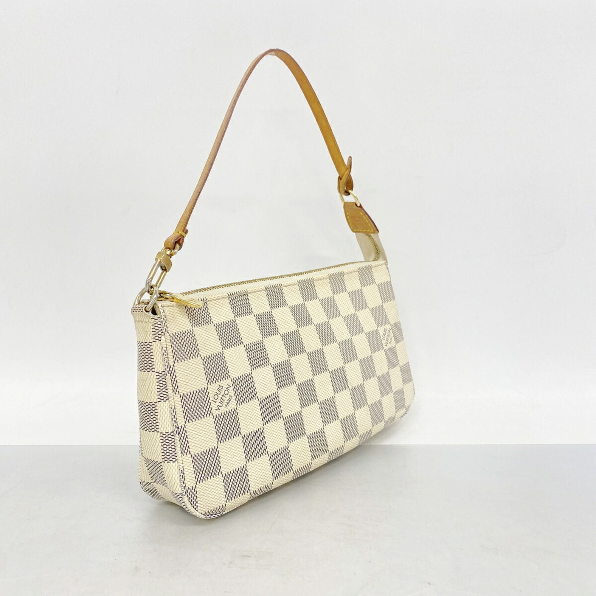 Louis Vuitton White Pouch (Pre-Owned)