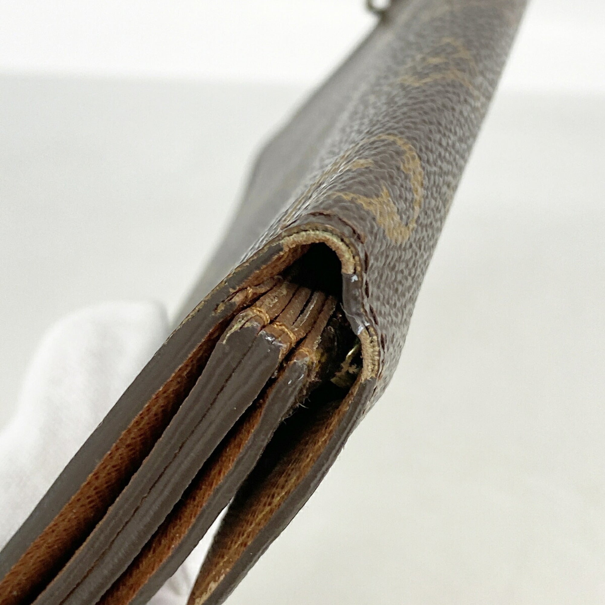 Louis Vuitton Brown Long Wallet (Bi-Fold) (Pre-Owned)