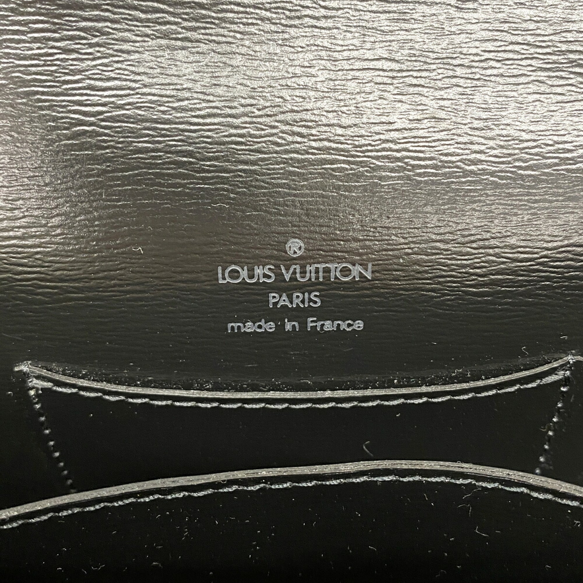 Louis Vuitton Noir Shoulder Bag (Pre-Owned)