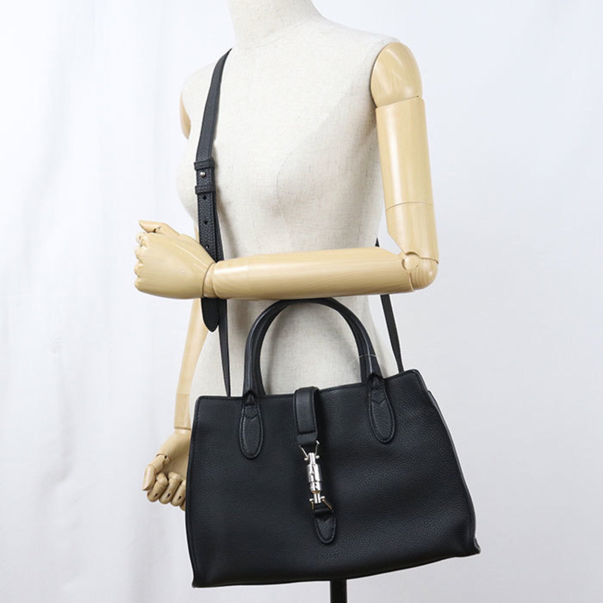 Gucci Black Leather Handbag (Pre-Owned)