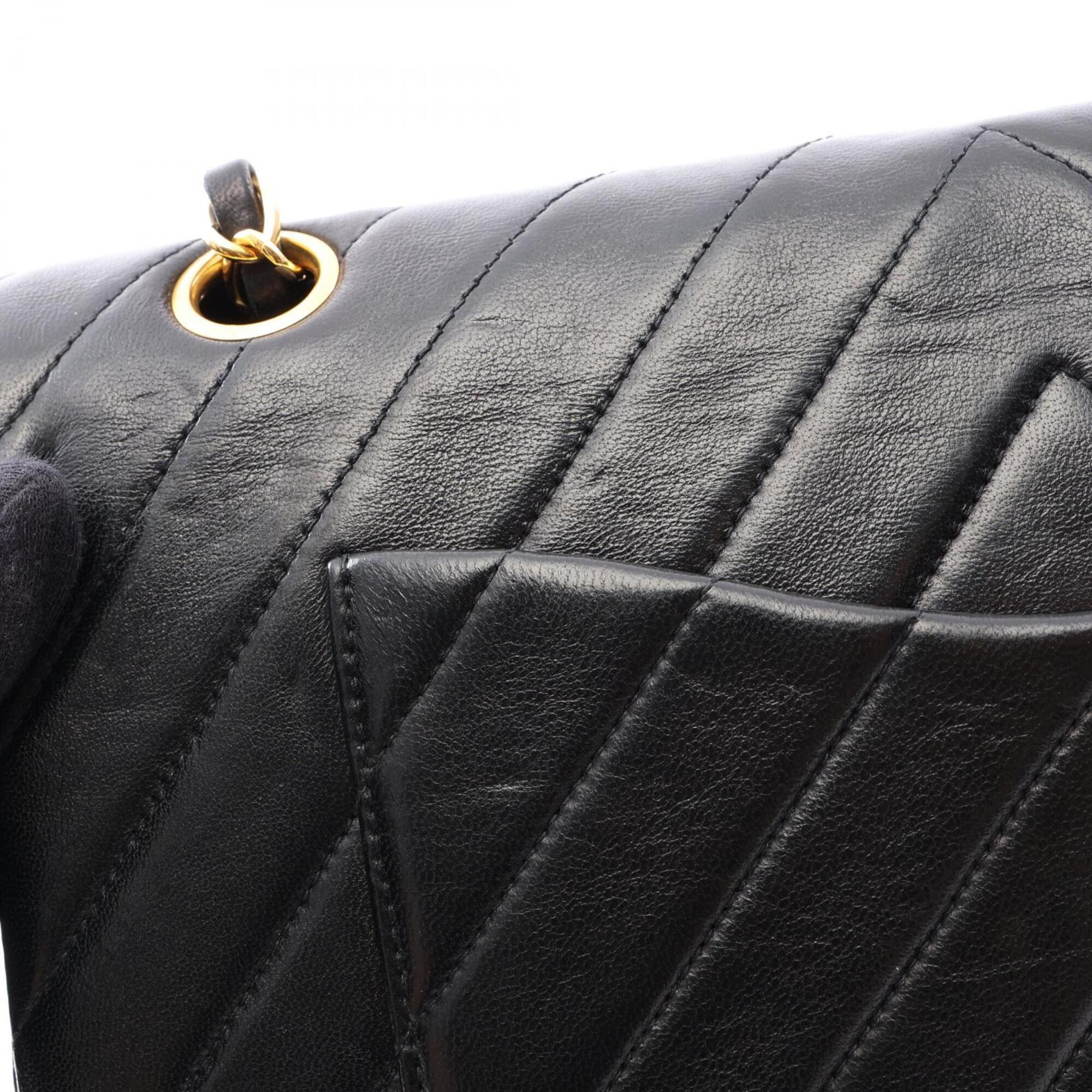 Chanel Black Leather Handbag Shoulder Bag (Pre-Owned)