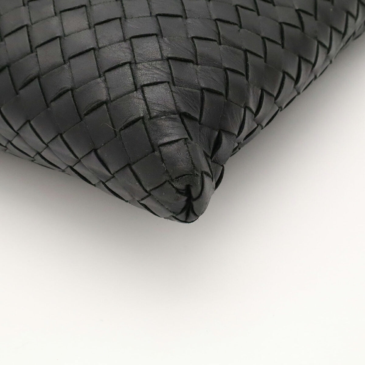 Bottega Veneta Black Intrecciato Shoulder Bag (Pre-Owned)