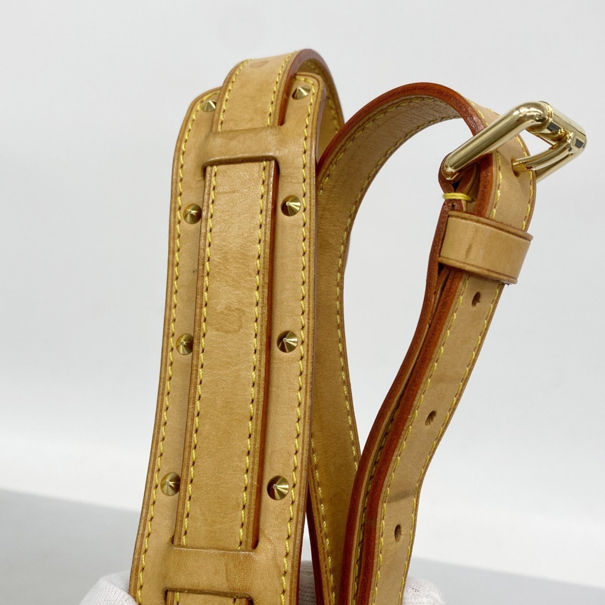 Louis Vuitton Noir Shoulder Bag (Pre-Owned)
