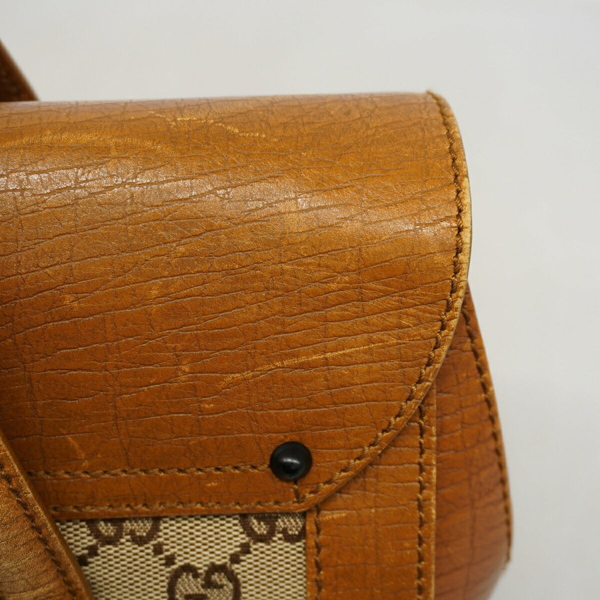 Gucci Beige Canvas Handbag (Pre-Owned)