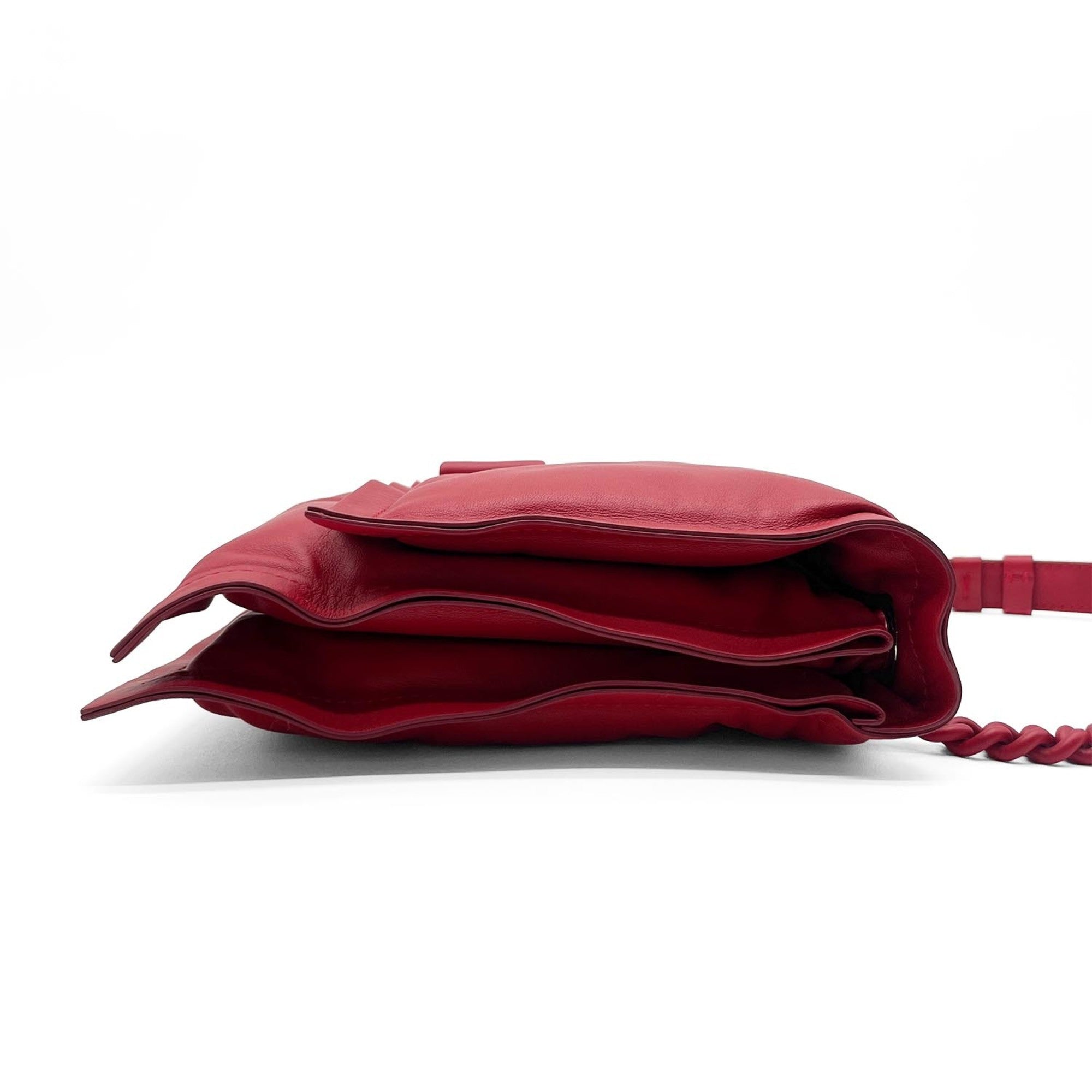 Salvatore Ferragamo Red Color Leather Plastic Metal Shoulder Bag (Pre-Owned)