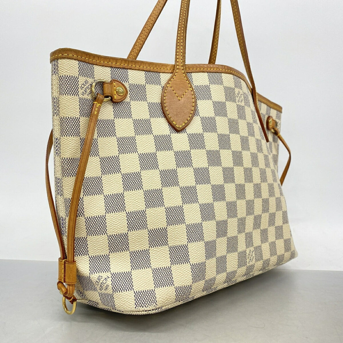 Louis Vuitton White Tote Bag (Pre-Owned)