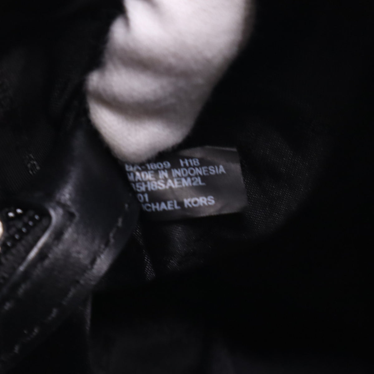 Michael Kors Black Leather Handbag (Pre-Owned)