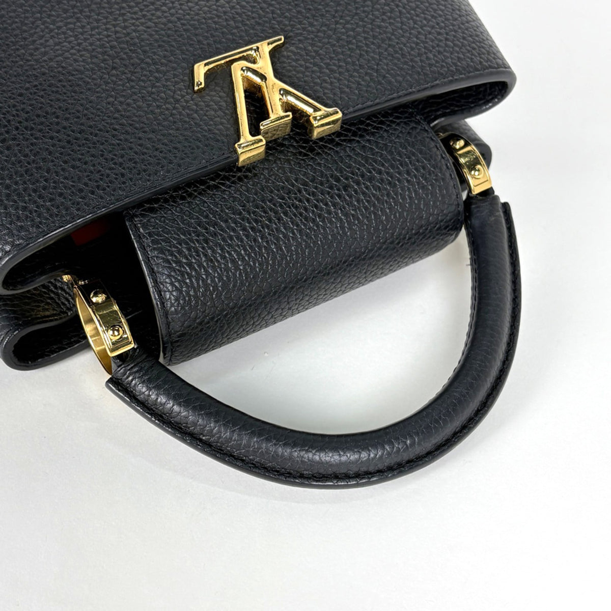Louis Vuitton Black Leather Handbag Shoulder Bag (Pre-Owned)