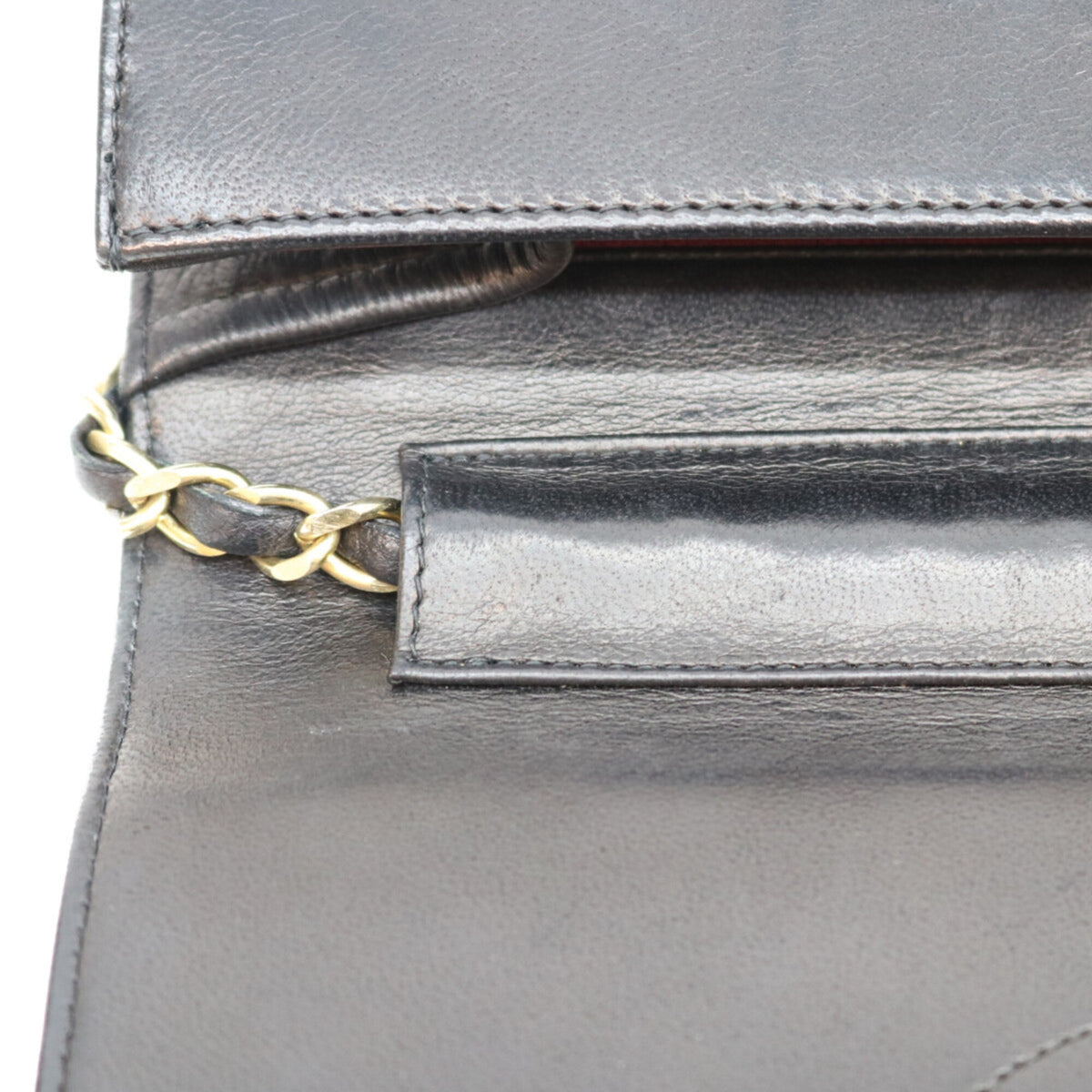 Chanel Black Leather Shoulder Bag (Pre-Owned)