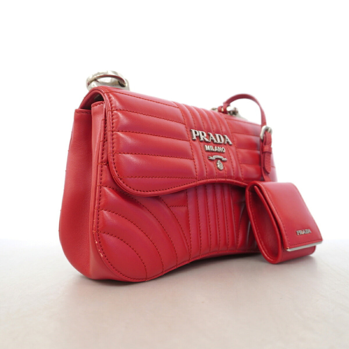 Prada Red Color Leather Shoulder Bag (Pre-Owned)