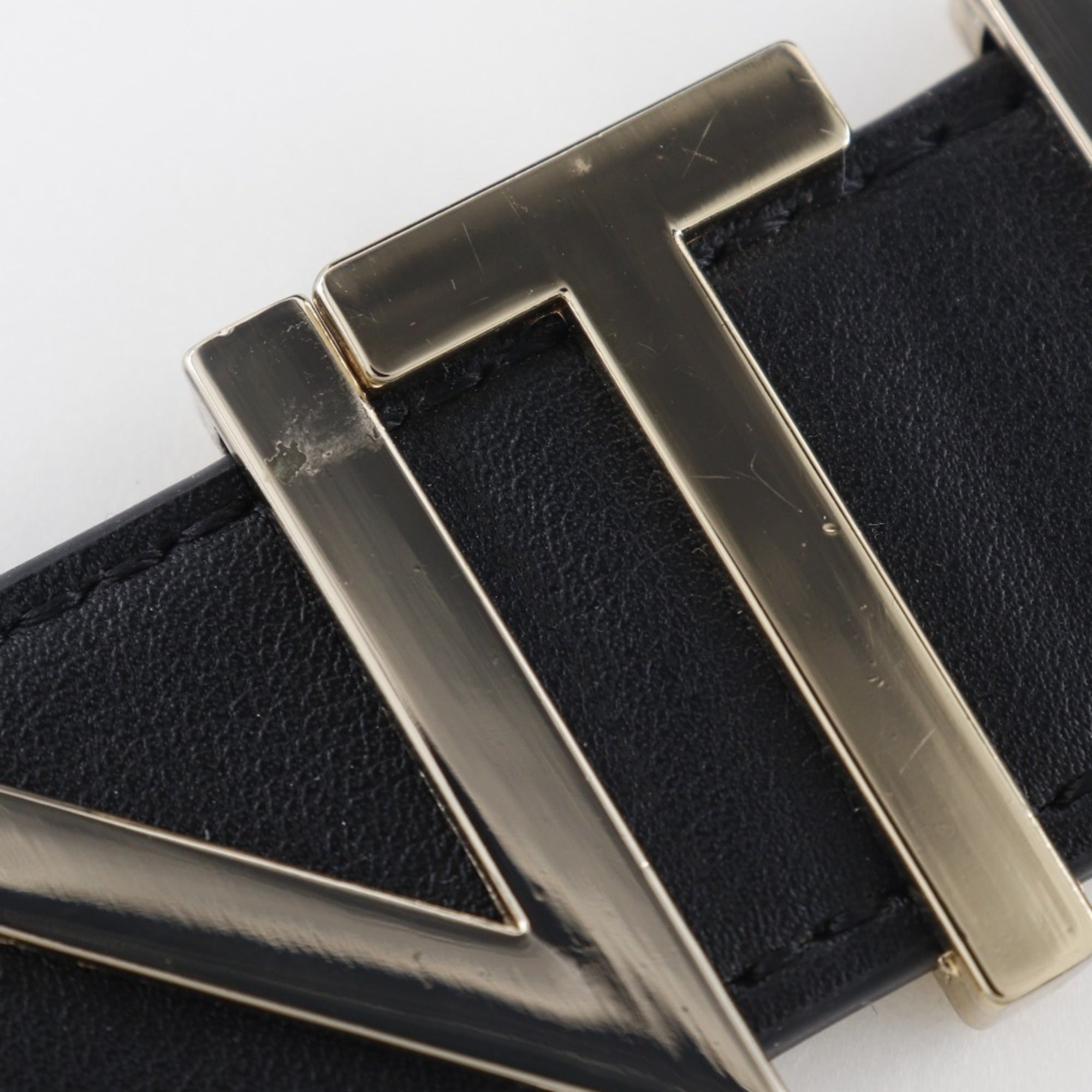 Valentino Leather Shoulder Bag (Pre-Owned)