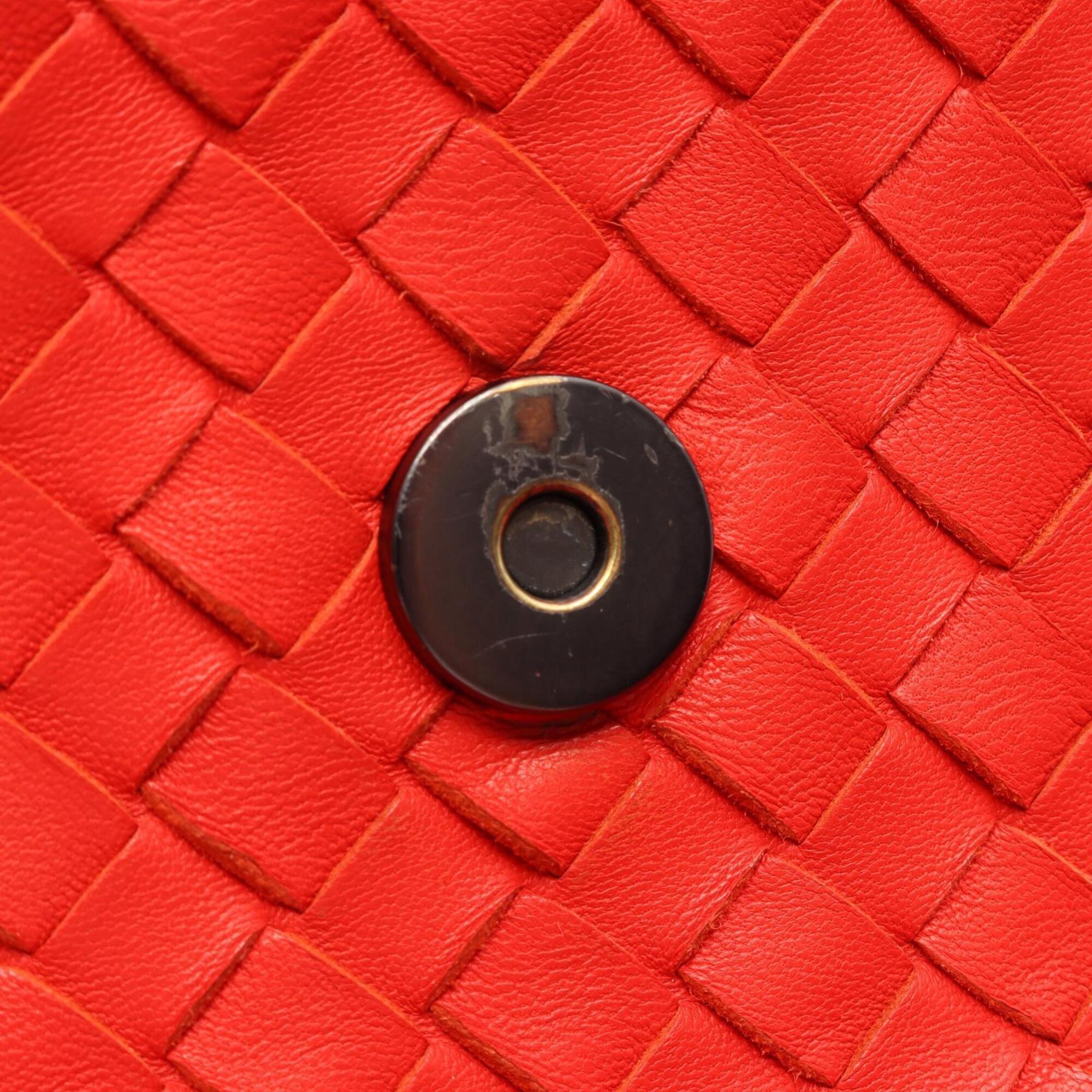 Bottega Veneta Red Color Leather Shoulder Bag (Pre-Owned)