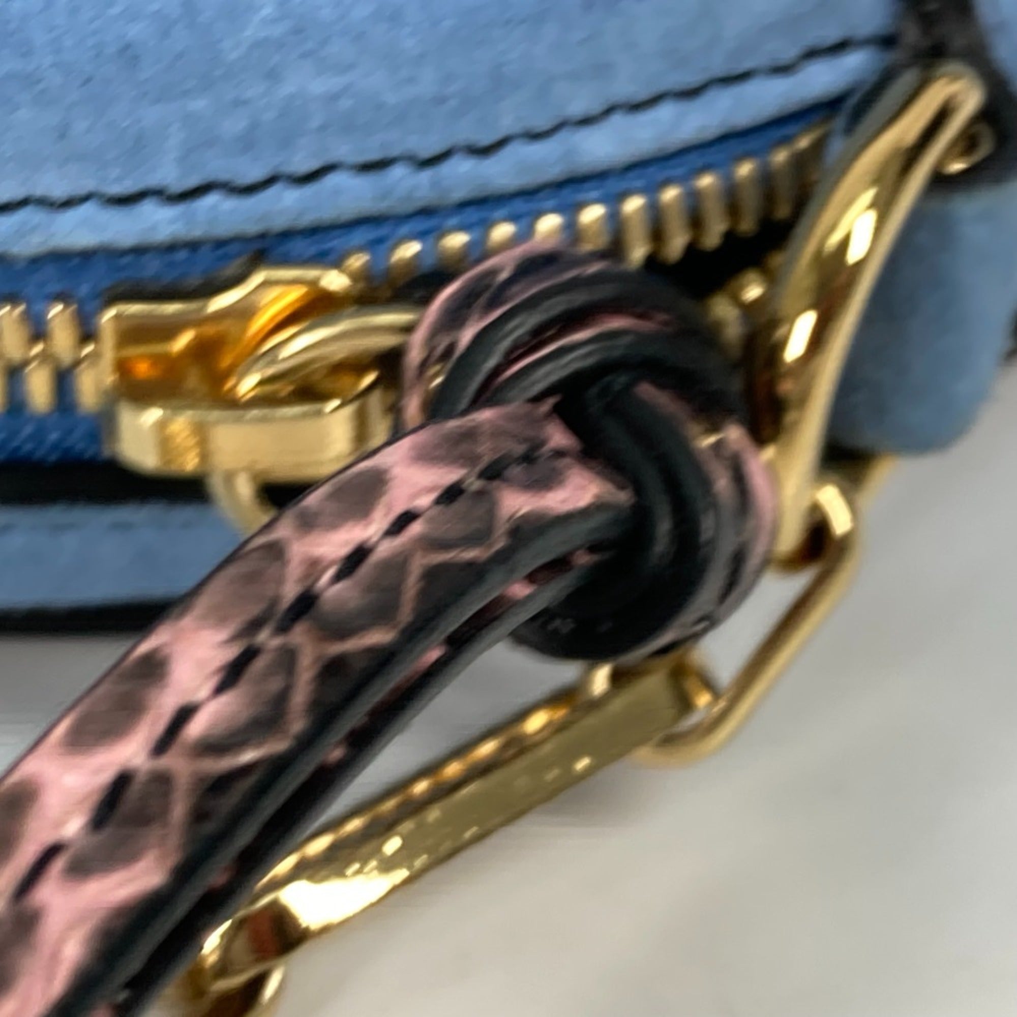 Gucci Blue Leather Shoulder Bag (Pre-Owned)