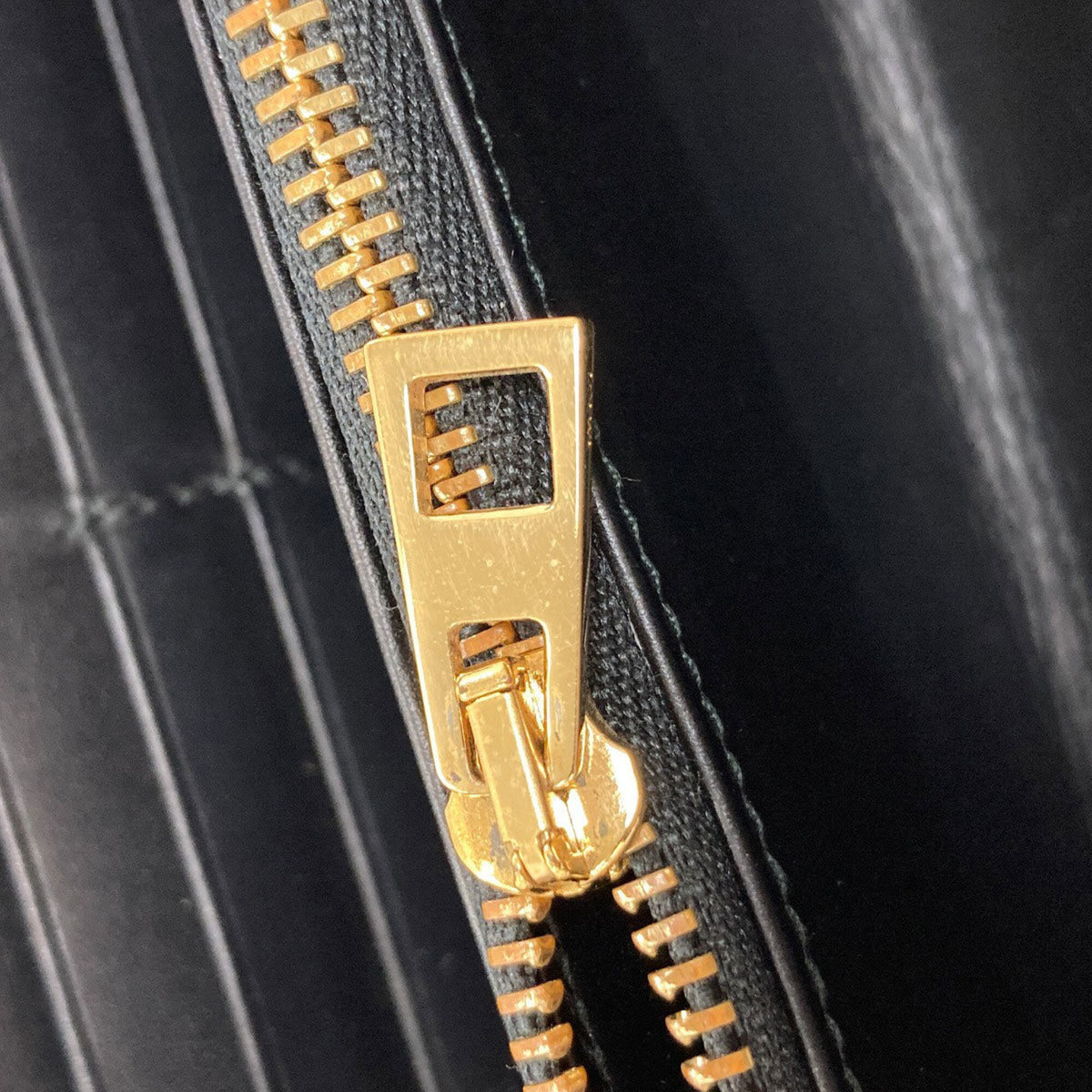 Loewe Black Leather Long Wallet (Bi-Fold) (Pre-Owned)