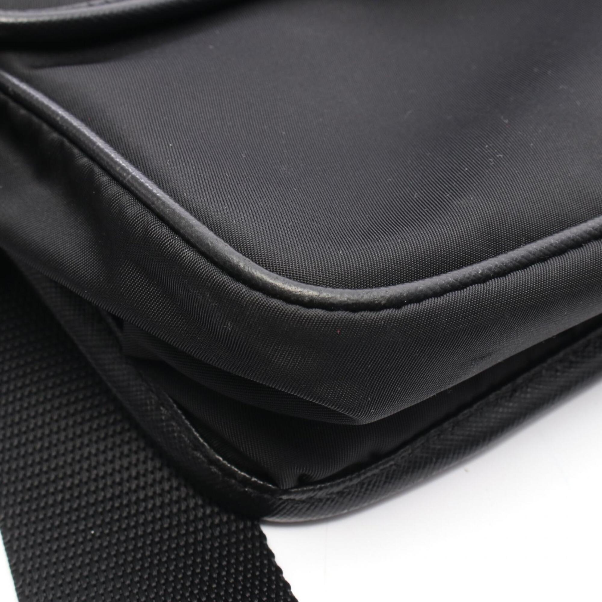 Prada Black Nylon Leather Handbag Messenger Bag Shoulder Bag (Pre-Owned)