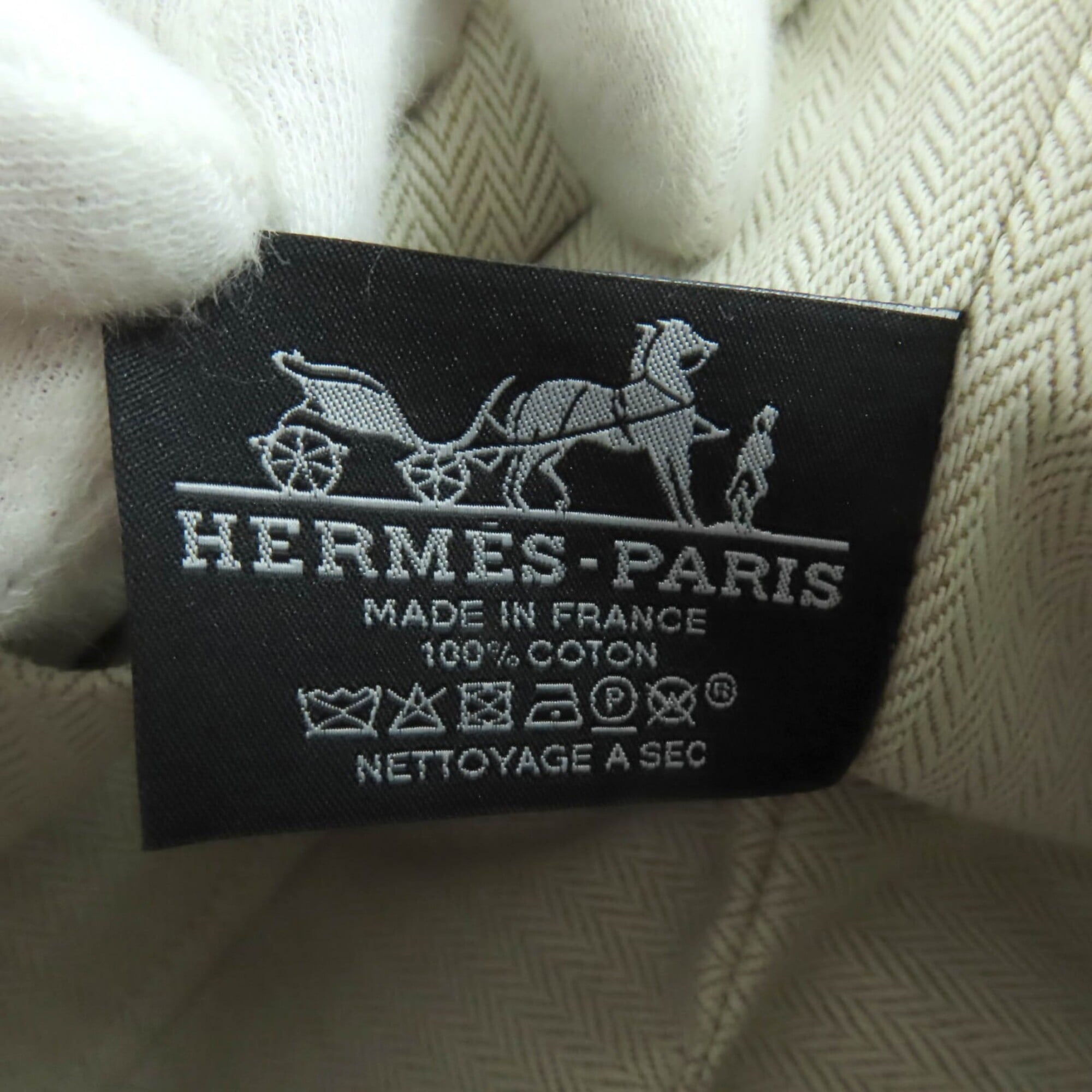 Hermes Orange Wool Handbag (Pre-Owned)