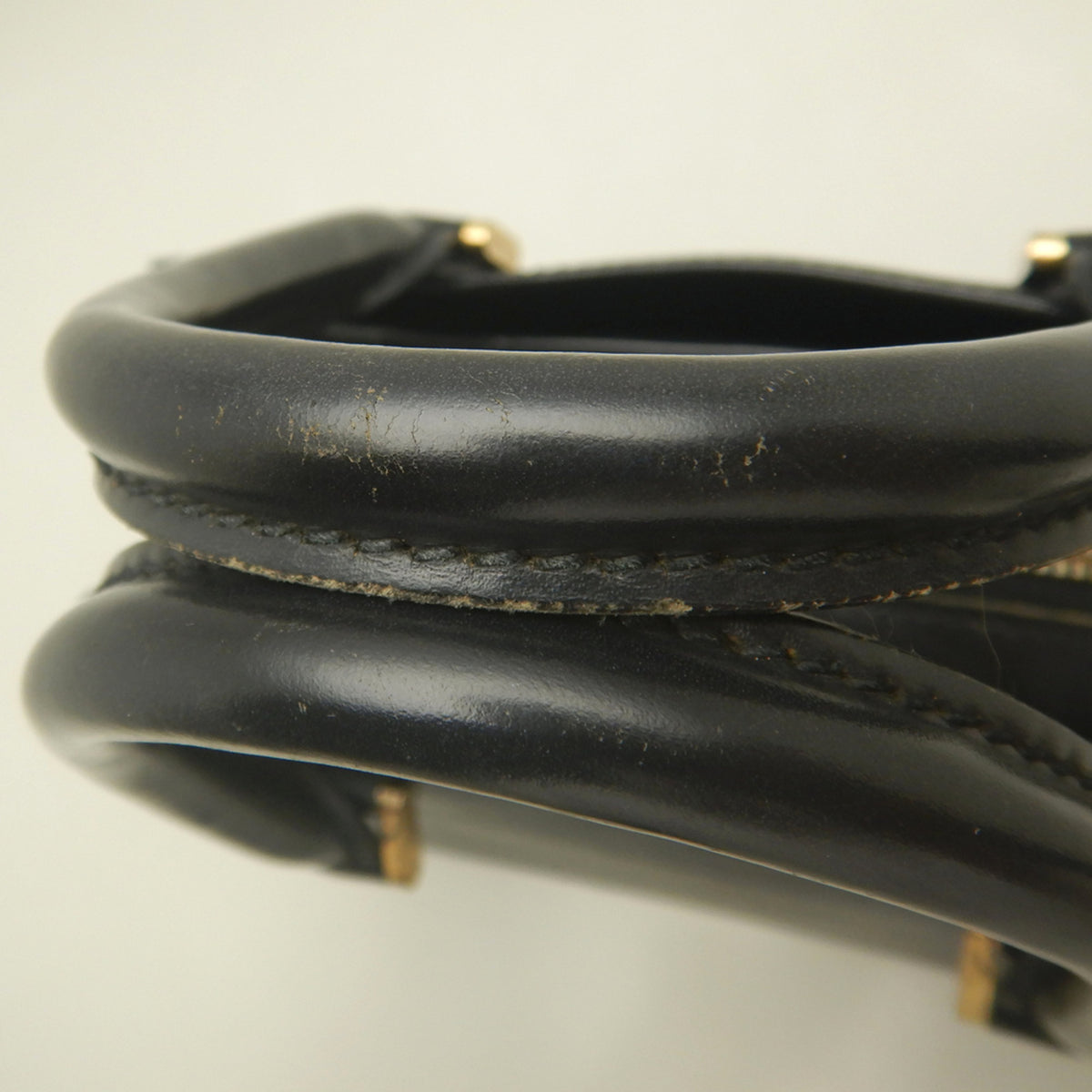 Louis Vuitton Noir Epi Leather Handbag (Pre-Owned)