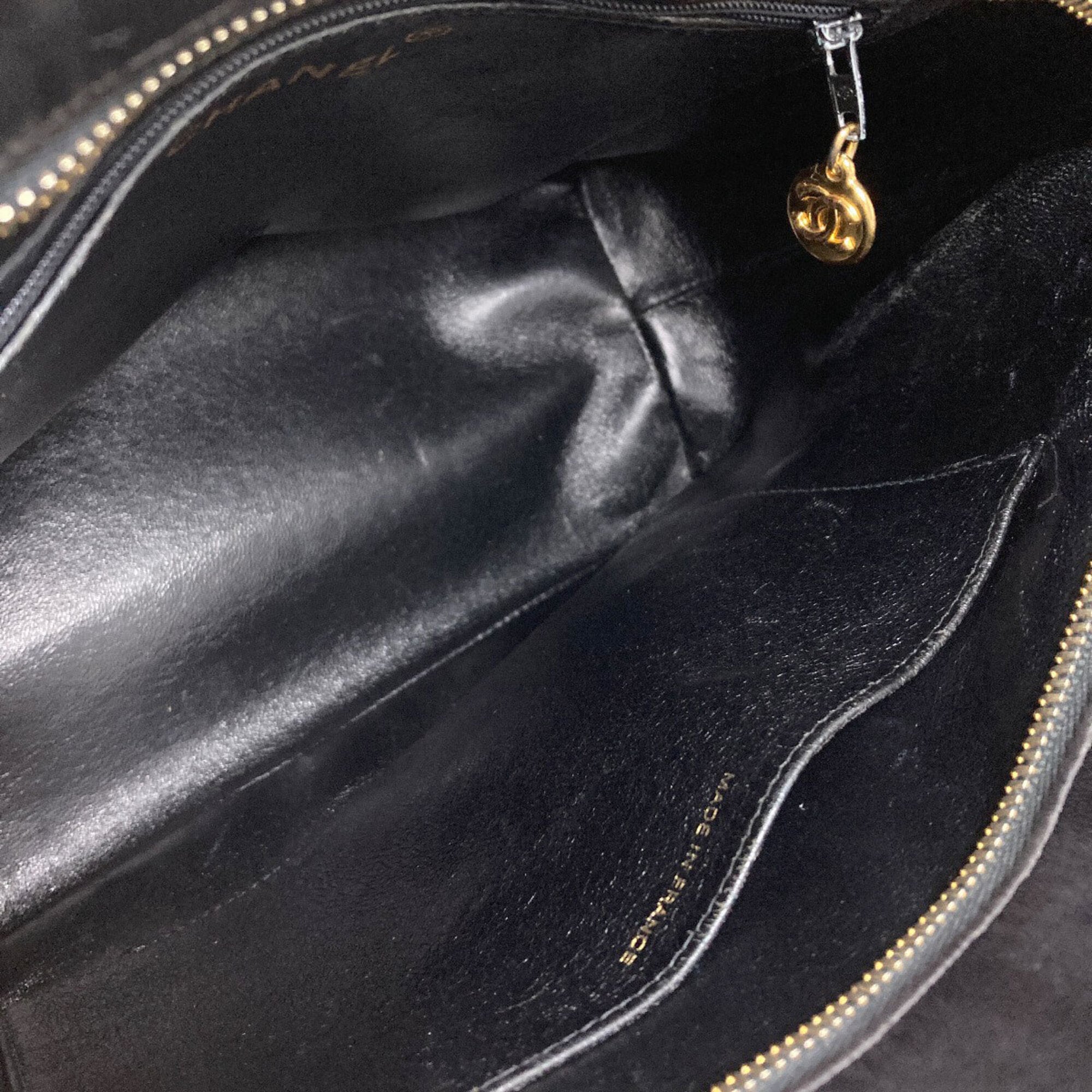 Chanel Black Leather Tote Bag (Pre-Owned)