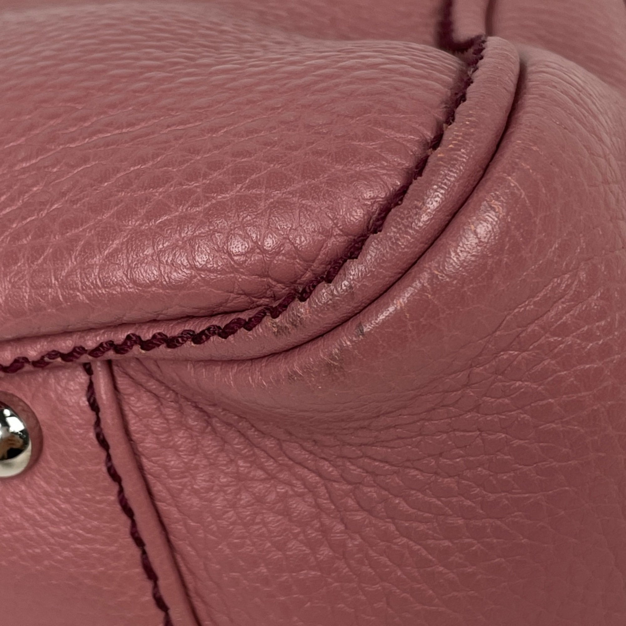 Chanel Pink Leather Handbag (Pre-Owned)
