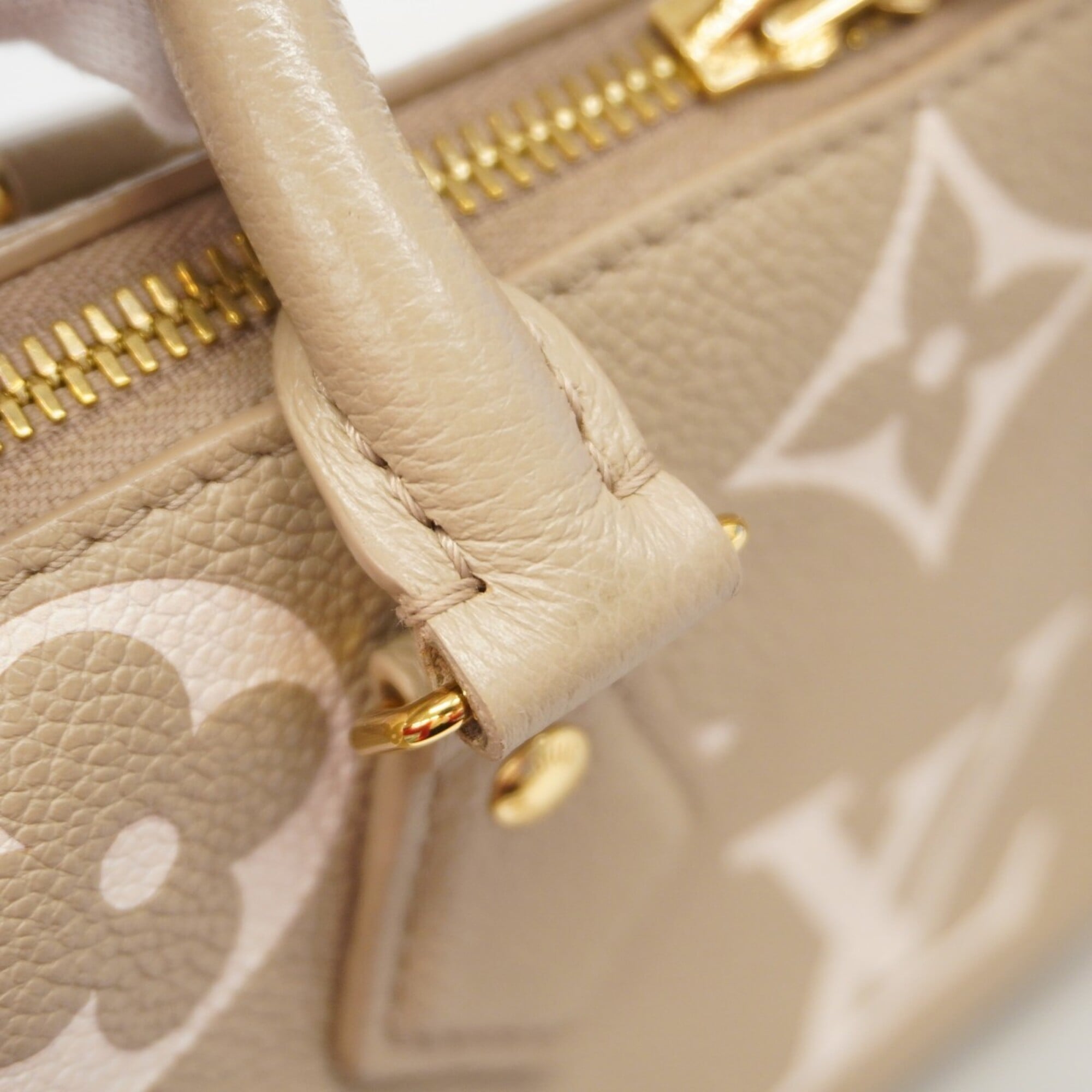Louis Vuitton Cream Tourterelle Handbag (Pre-Owned)