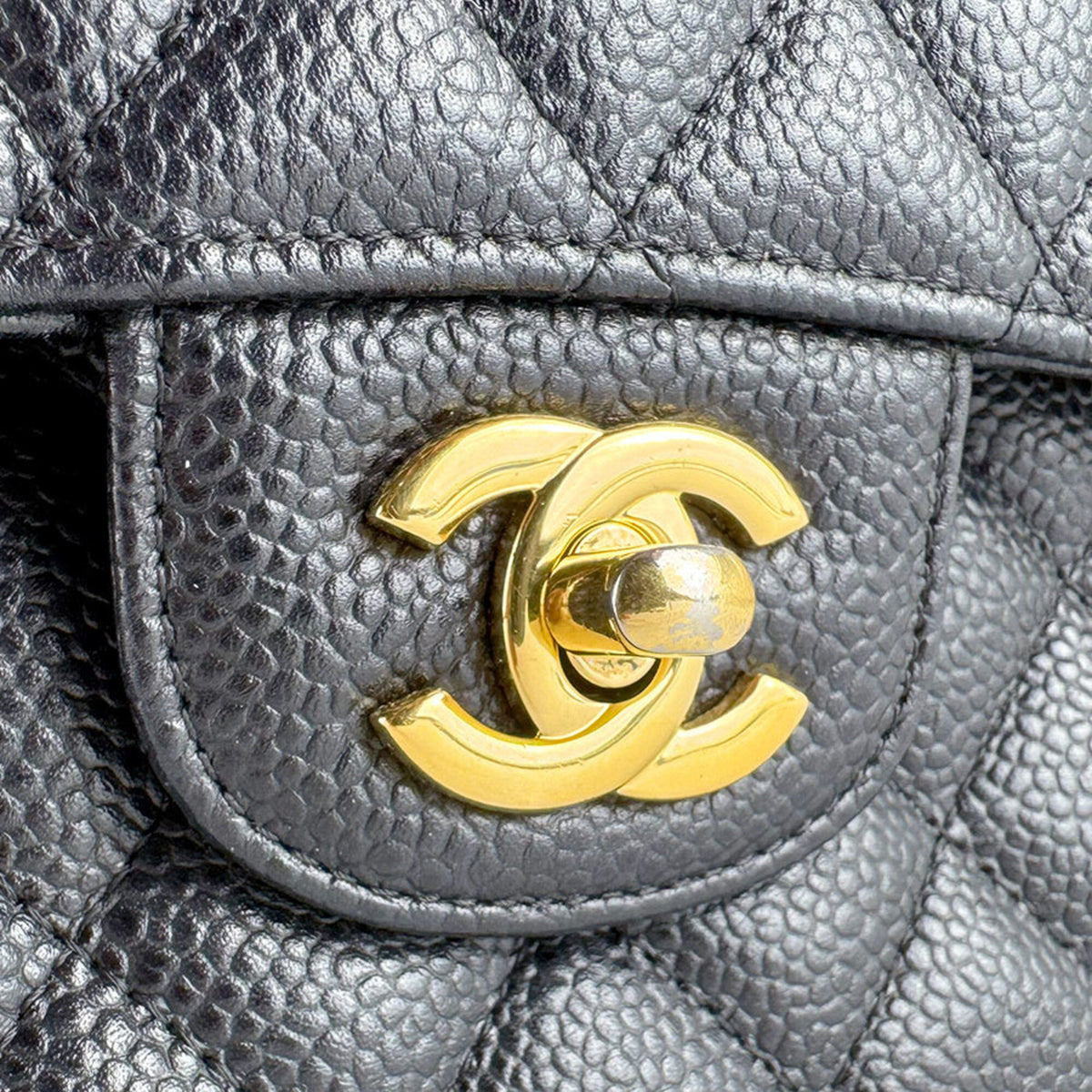 Chanel Black Grained Calfskin Shoulder Bag (Pre-Owned)