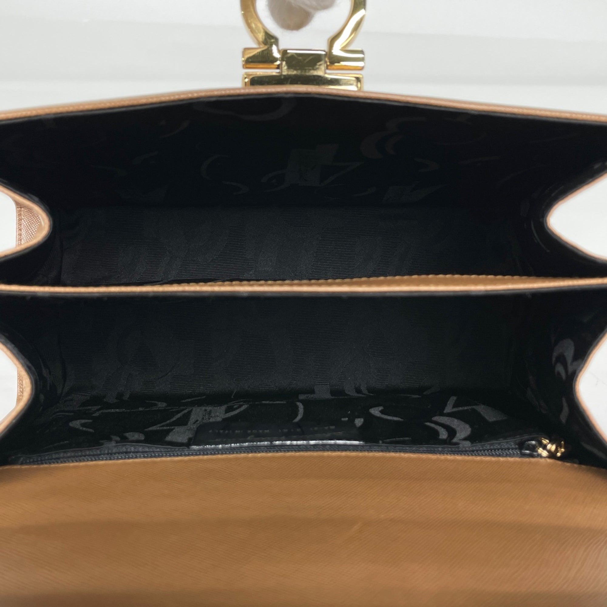 Salvatore Ferragamo Brown Leather Handbag (Pre-Owned)