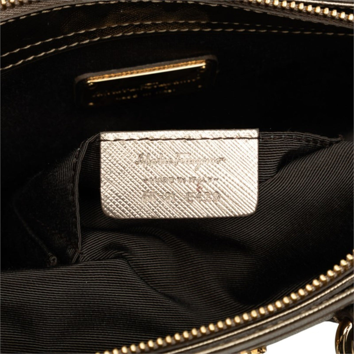 Salvatore Ferragamo Gold Leather Handbag Shoulder Bag (Pre-Owned)