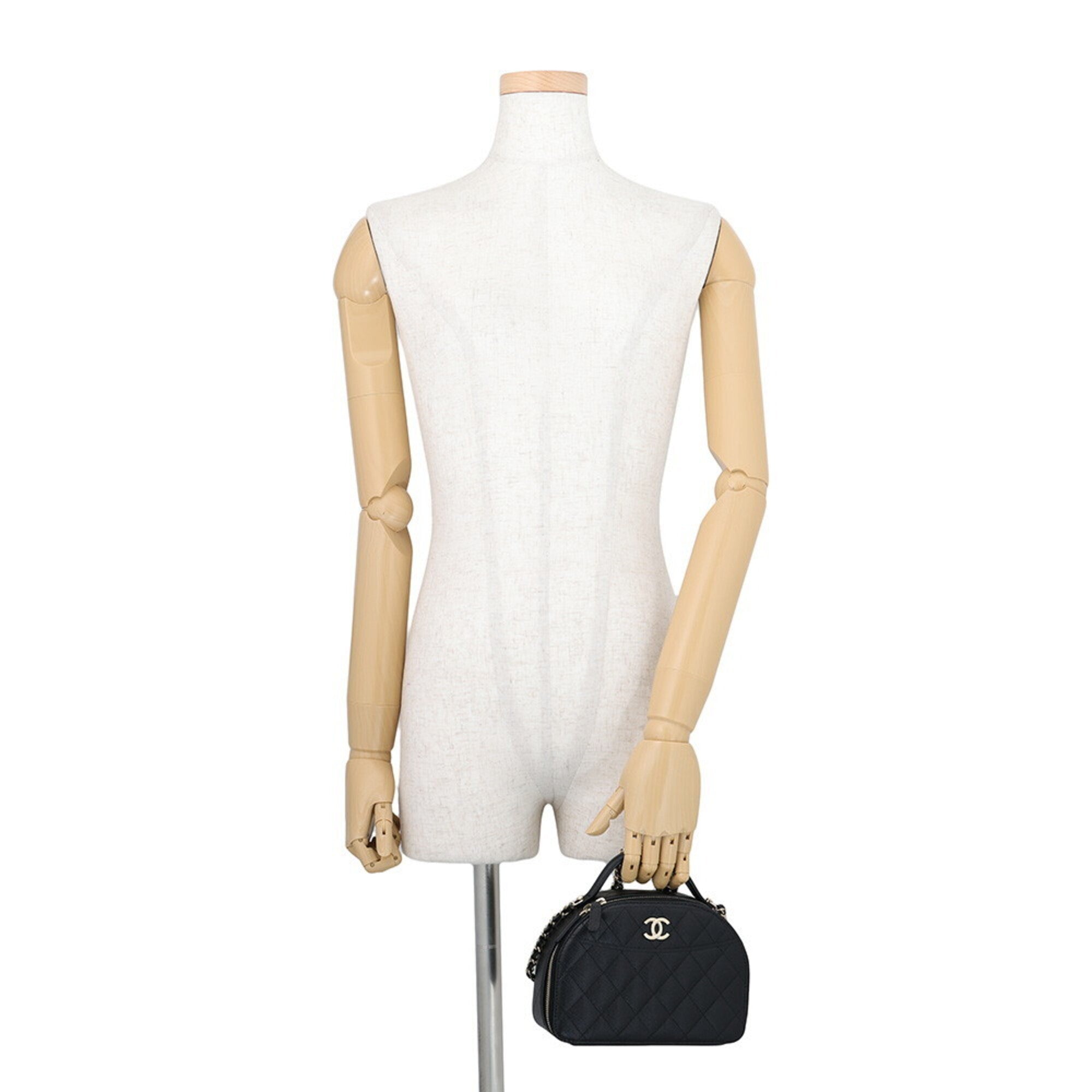 Chanel Matelasse Black Grained Calfskin Handbag Shoulder Bag (Pre-Owned)