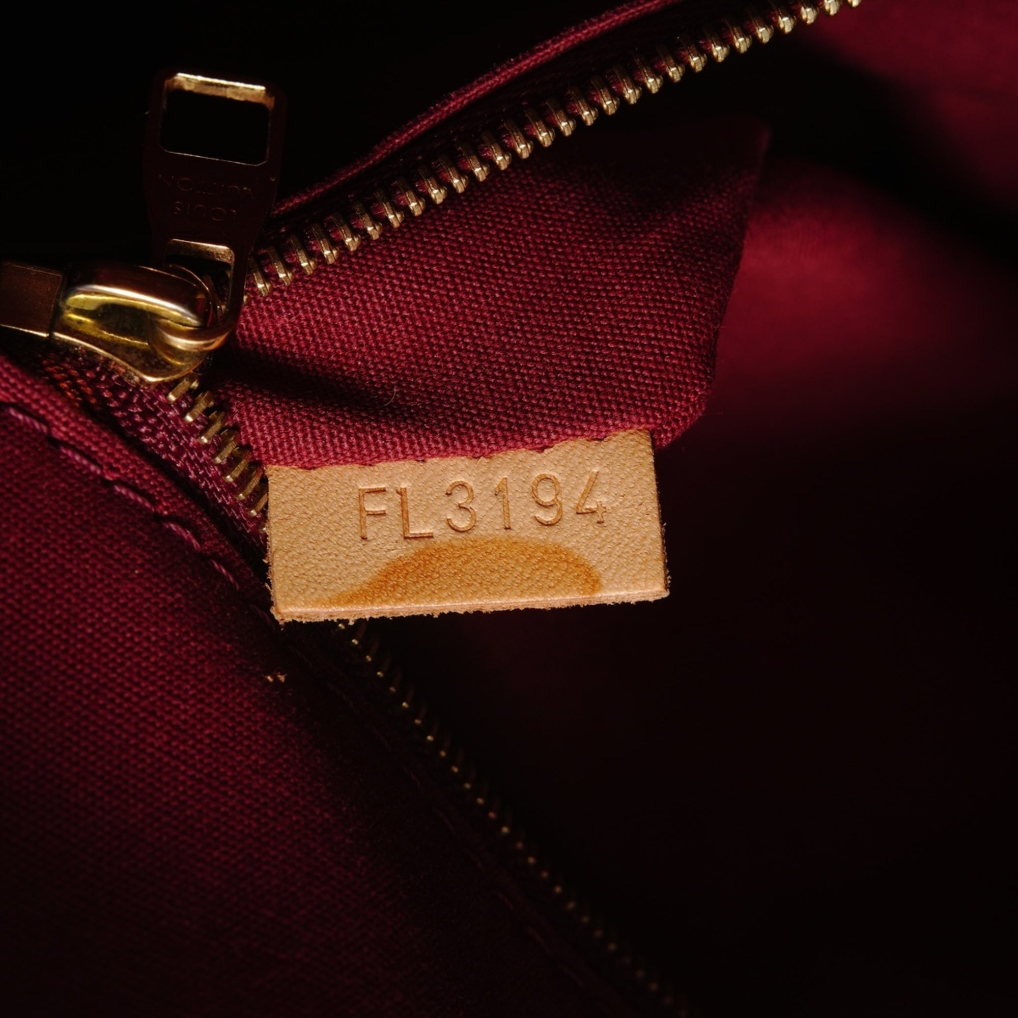 Louis Vuitton Monogram Vernis Red Color Monogram Vernis Handbag (Pre-Owned)