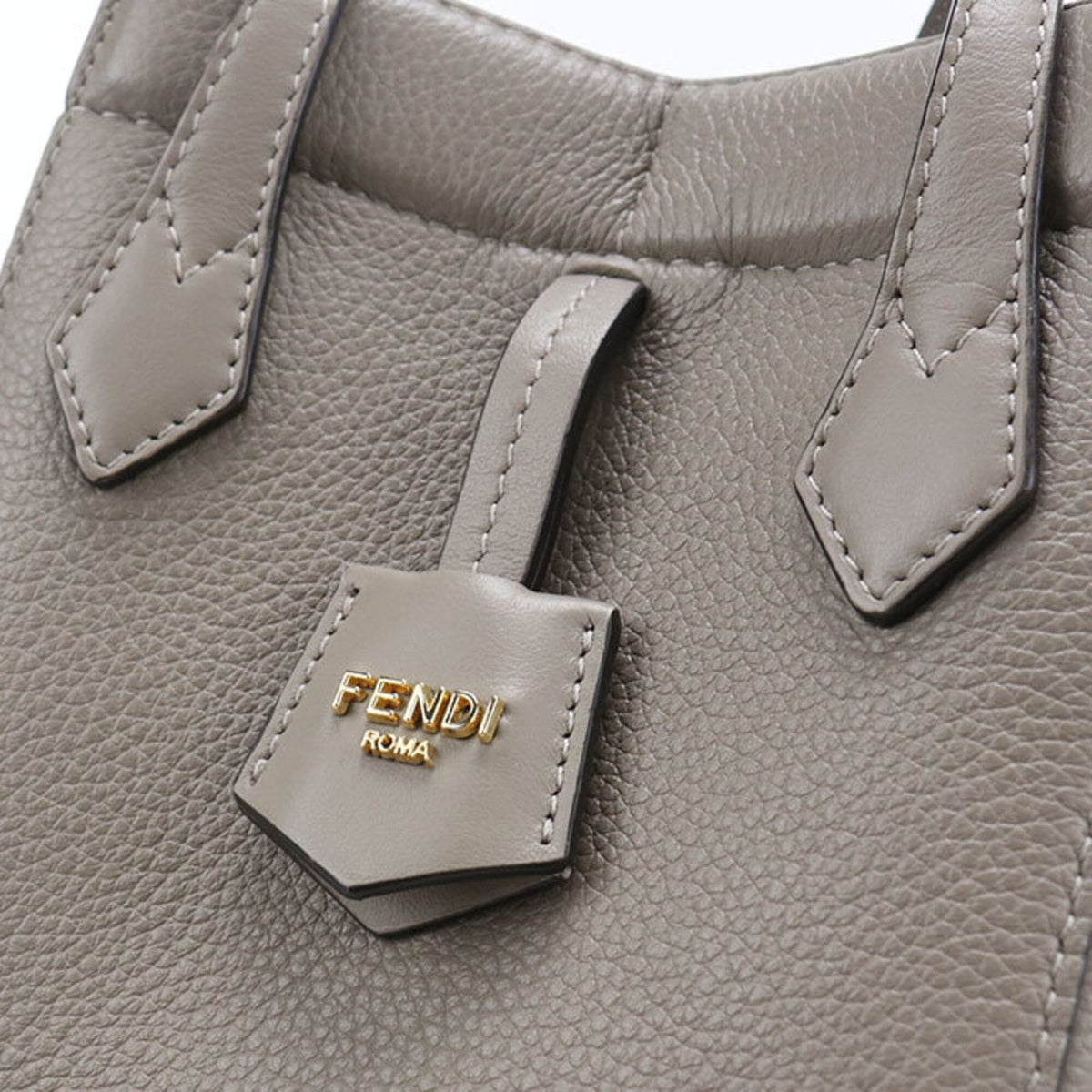 Fendi Gray Leather Shoulder Bag (Pre-Owned)
