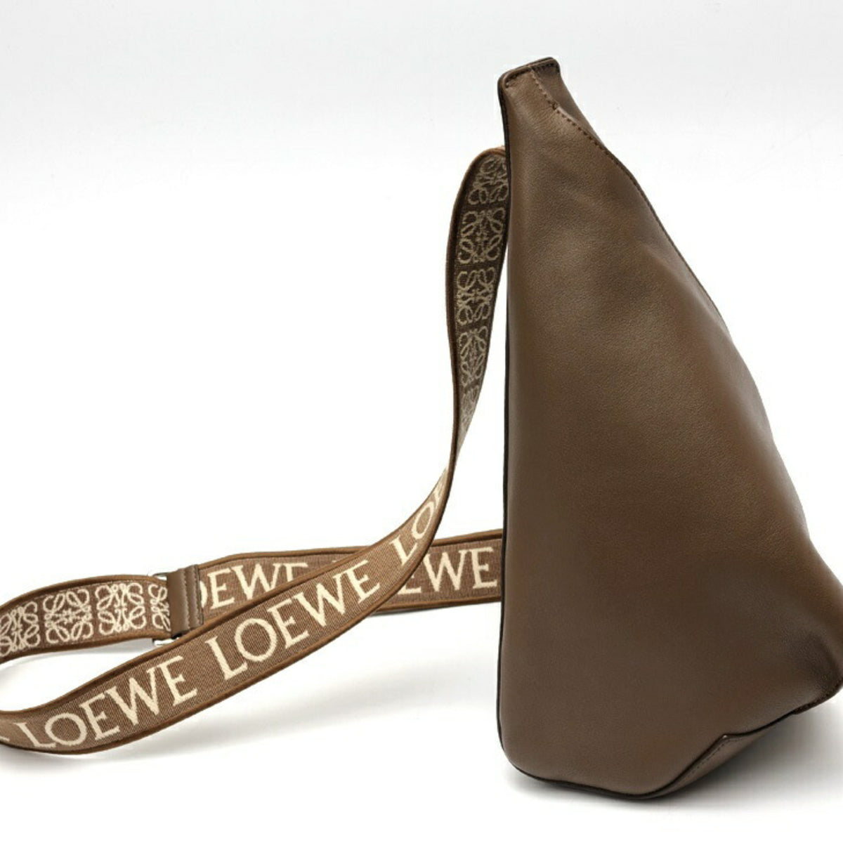 Loewe Anton Brown Leather Shoulder Bag (Pre-Owned)