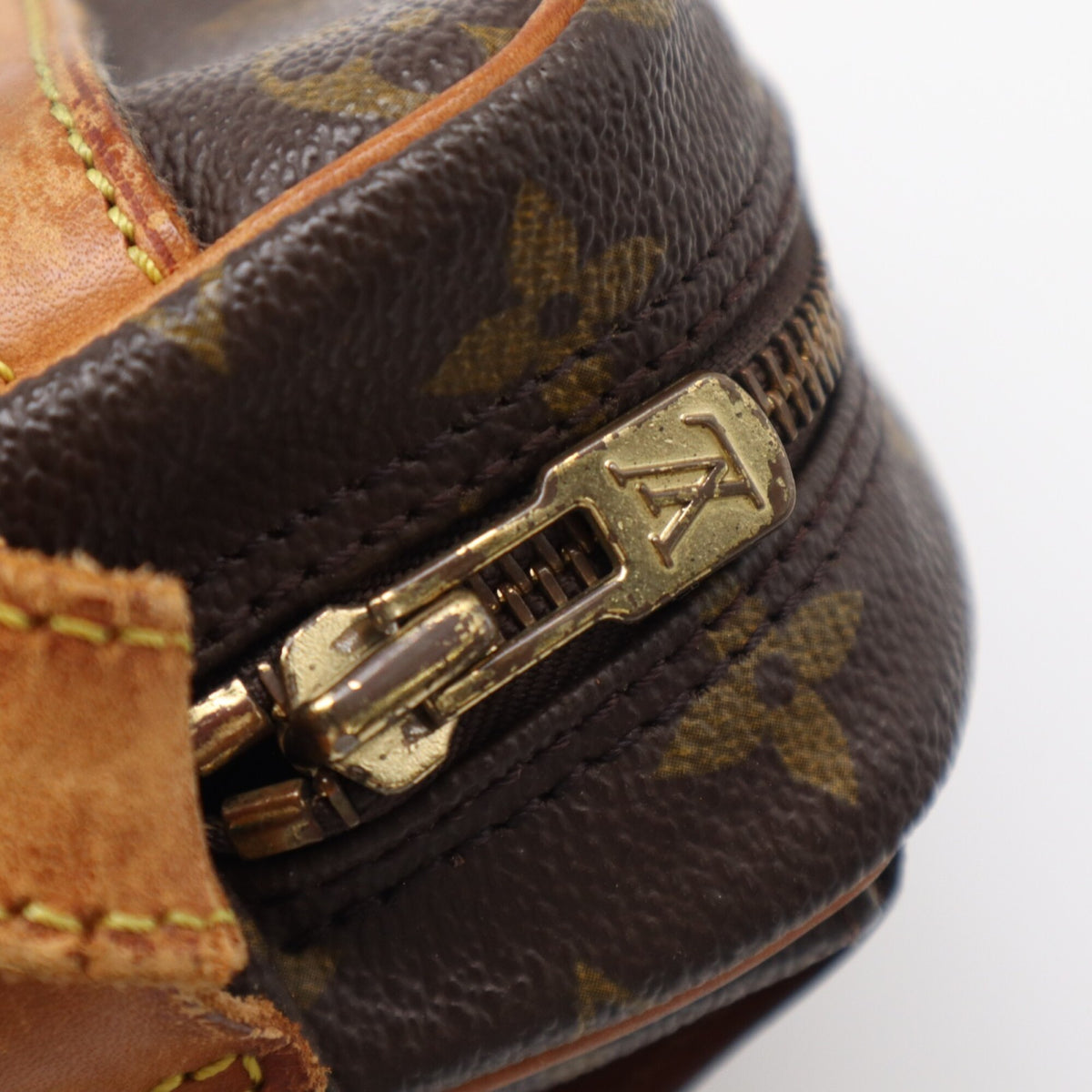 Louis Vuitton Beige Brown Monogram Shoulder Bag (Pre-Owned)