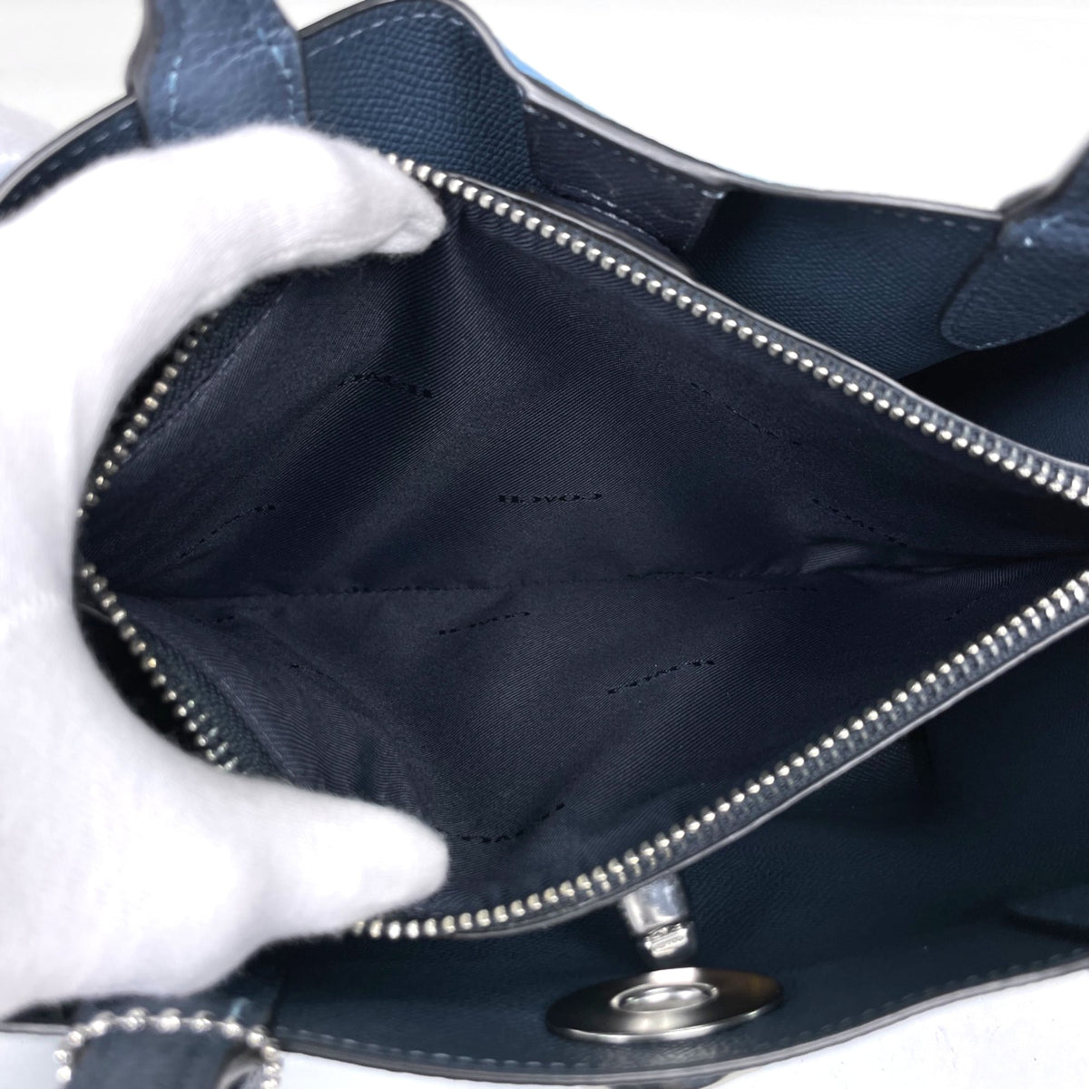 Coach Blue Leather Tote Bag (Pre-Owned)
