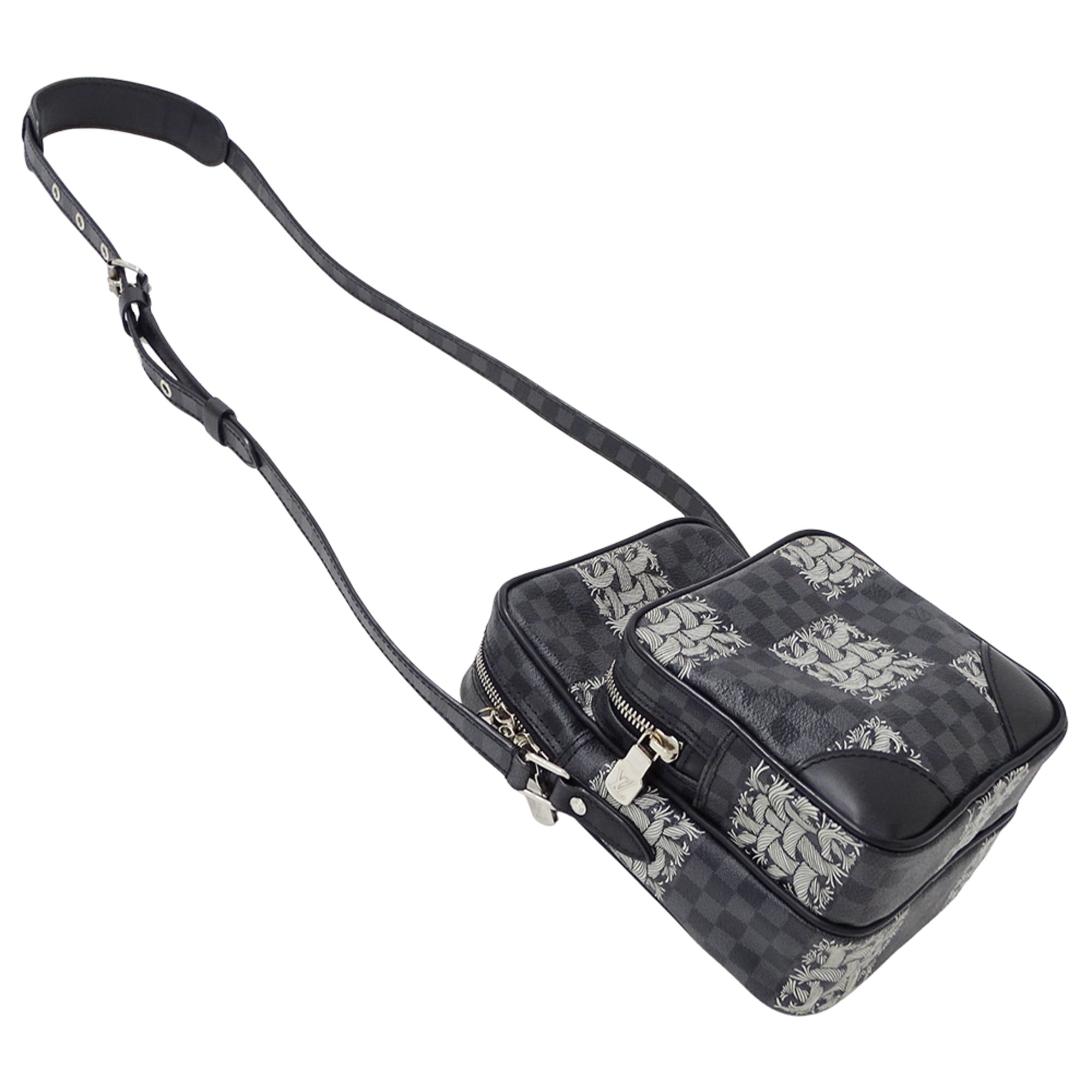 Louis Vuitton Black Damier Graphite Damier Graphite Canvas Handbag Shoulder Bag (Pre-Owned)