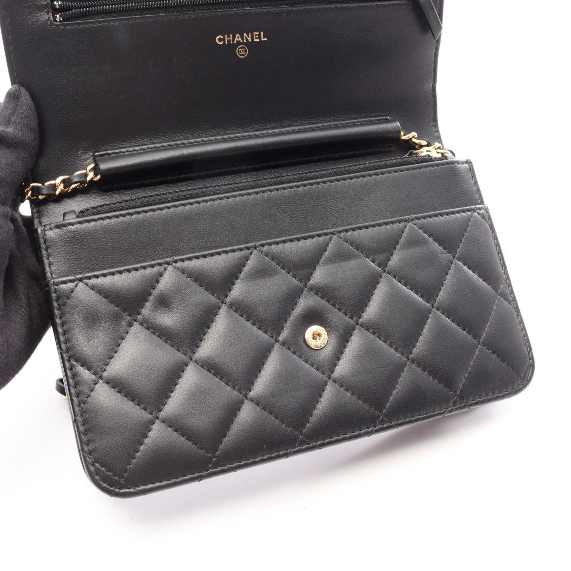 Chanel Black Leather Handbag Shoulder Bag (Pre-Owned)