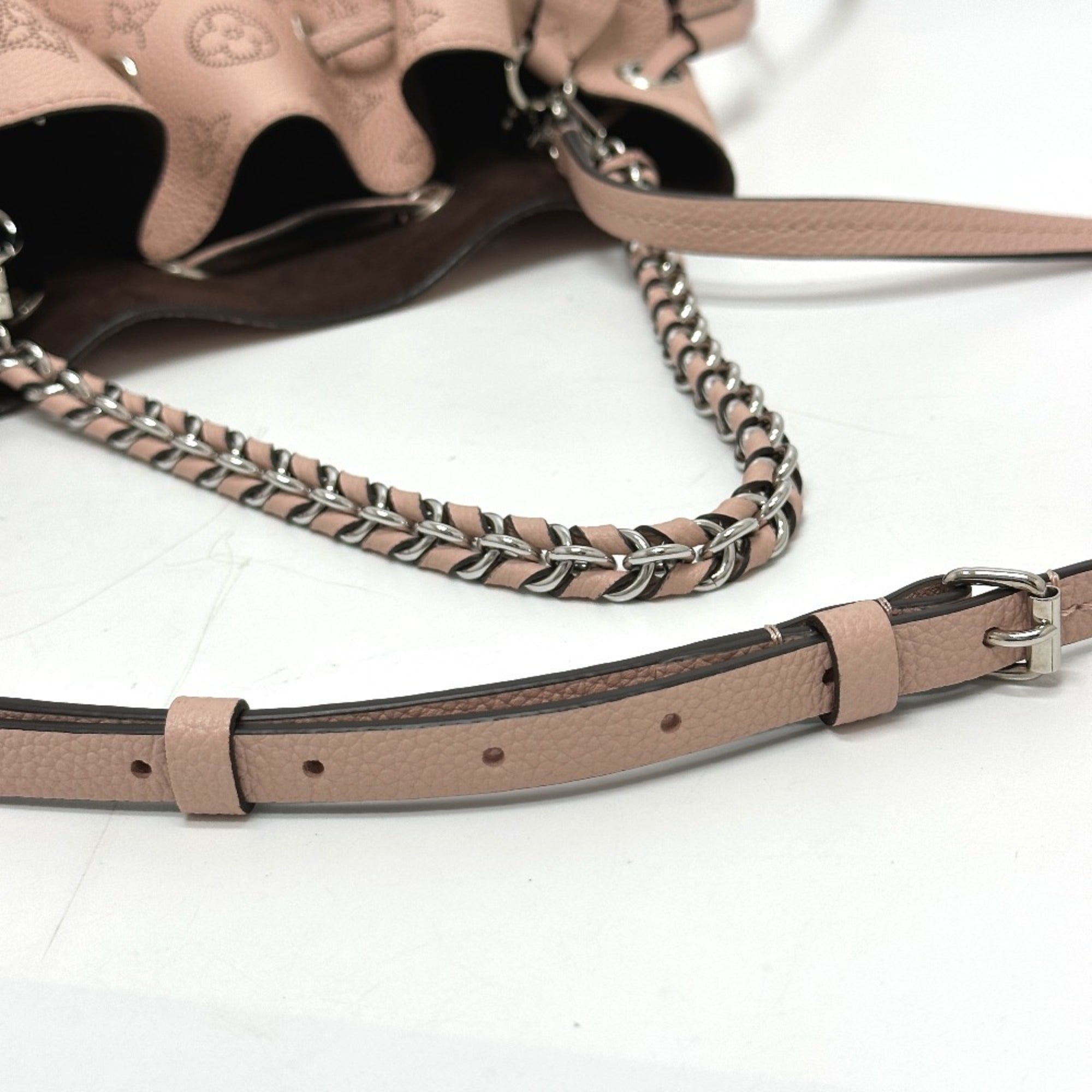 Louis Vuitton Mahina Magnolia Pink Mahina Leather Shoulder Bag (Pre-Owned)