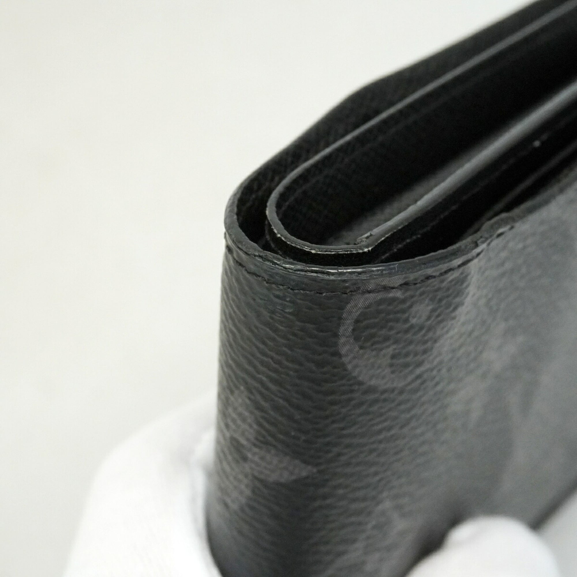Louis Vuitton Black Wallet (Bi-Fold) (Pre-Owned)