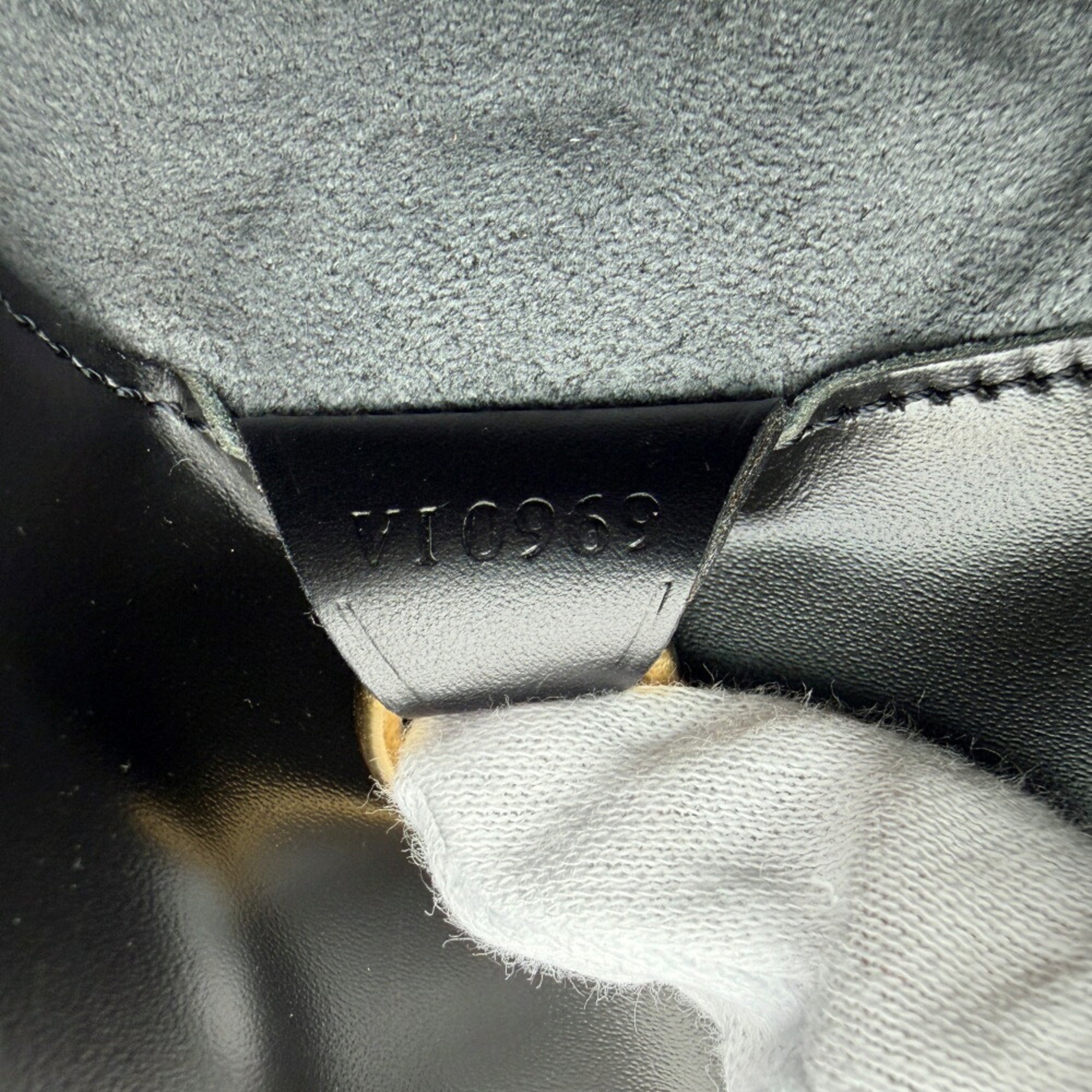 Louis Vuitton Black Noir Leather (Pre-Owned)