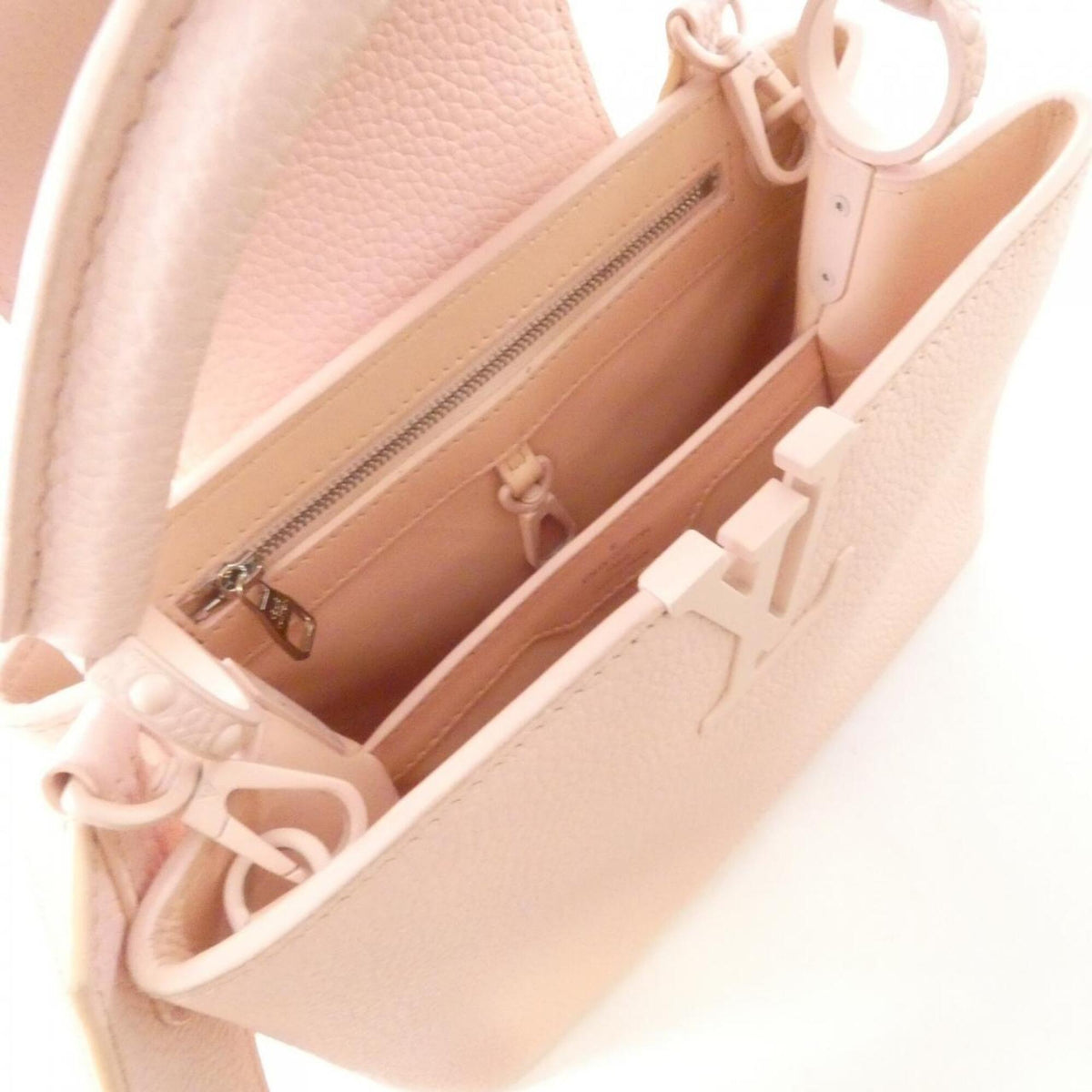 Louis Vuitton Pink Leather Handbag (Pre-Owned)