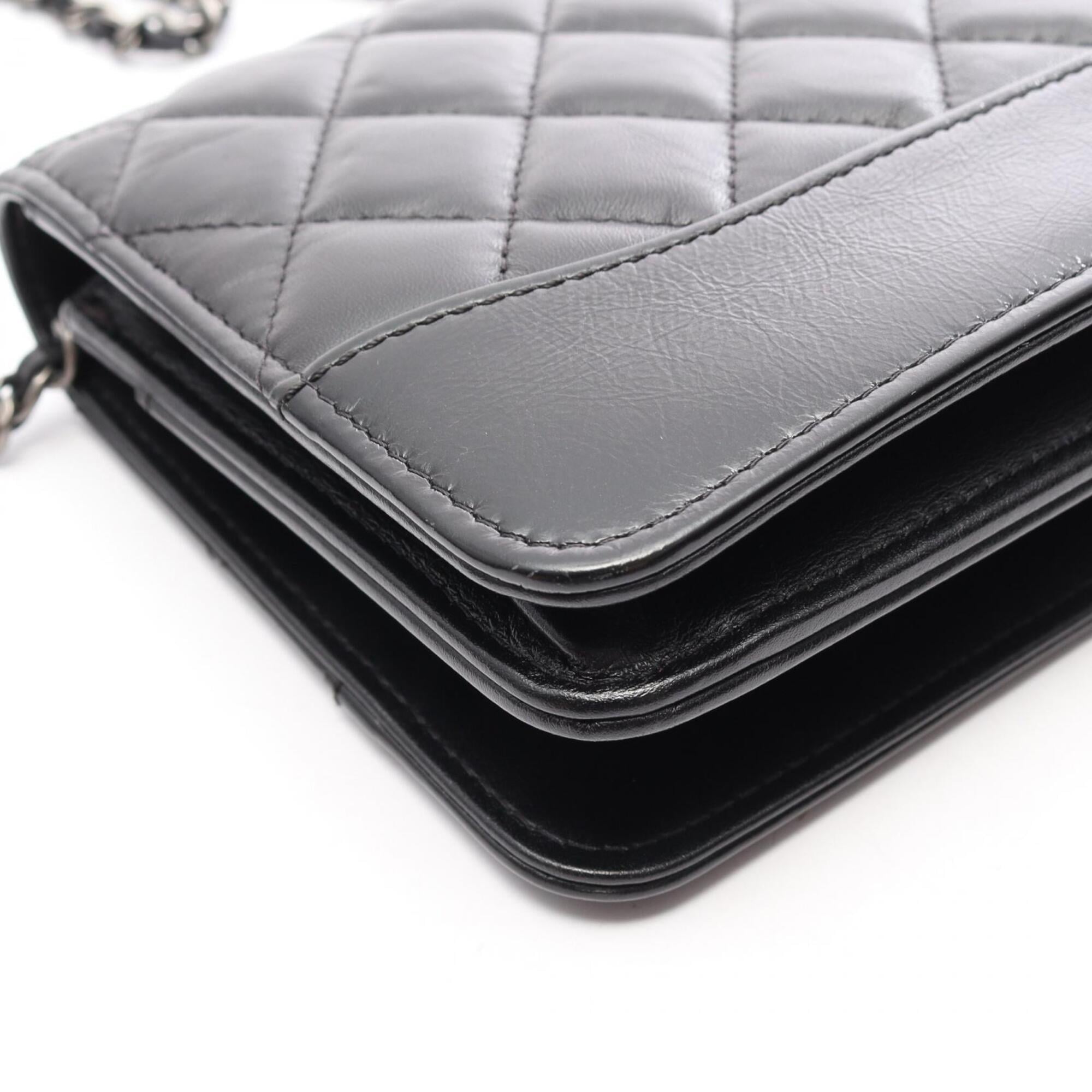 Chanel Black Leather Handbag Shoulder Bag (Pre-Owned)