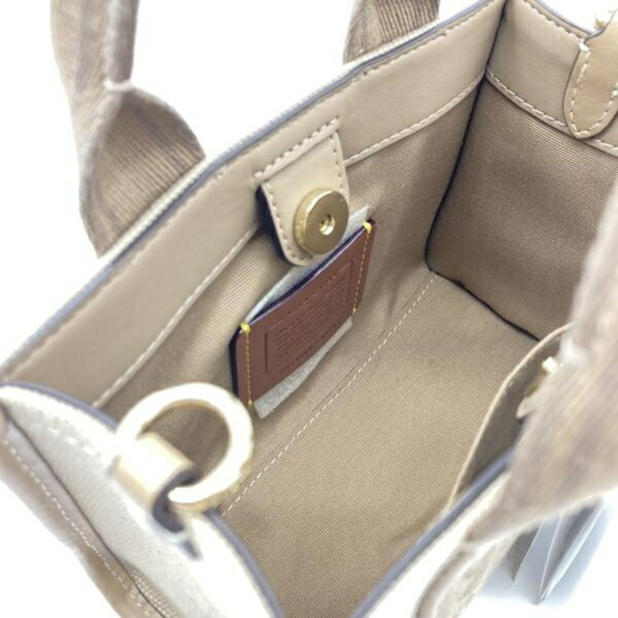 Coach Beige Shoulder Bag (Pre-Owned)