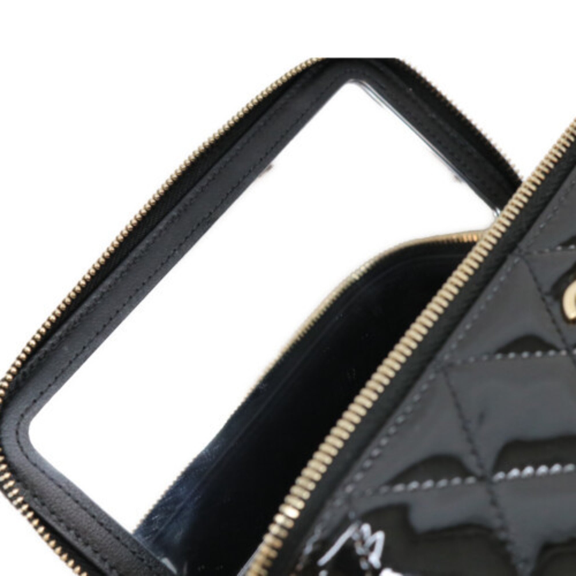 Chanel Black Patent Leather Shoulder Bag (Pre-Owned)