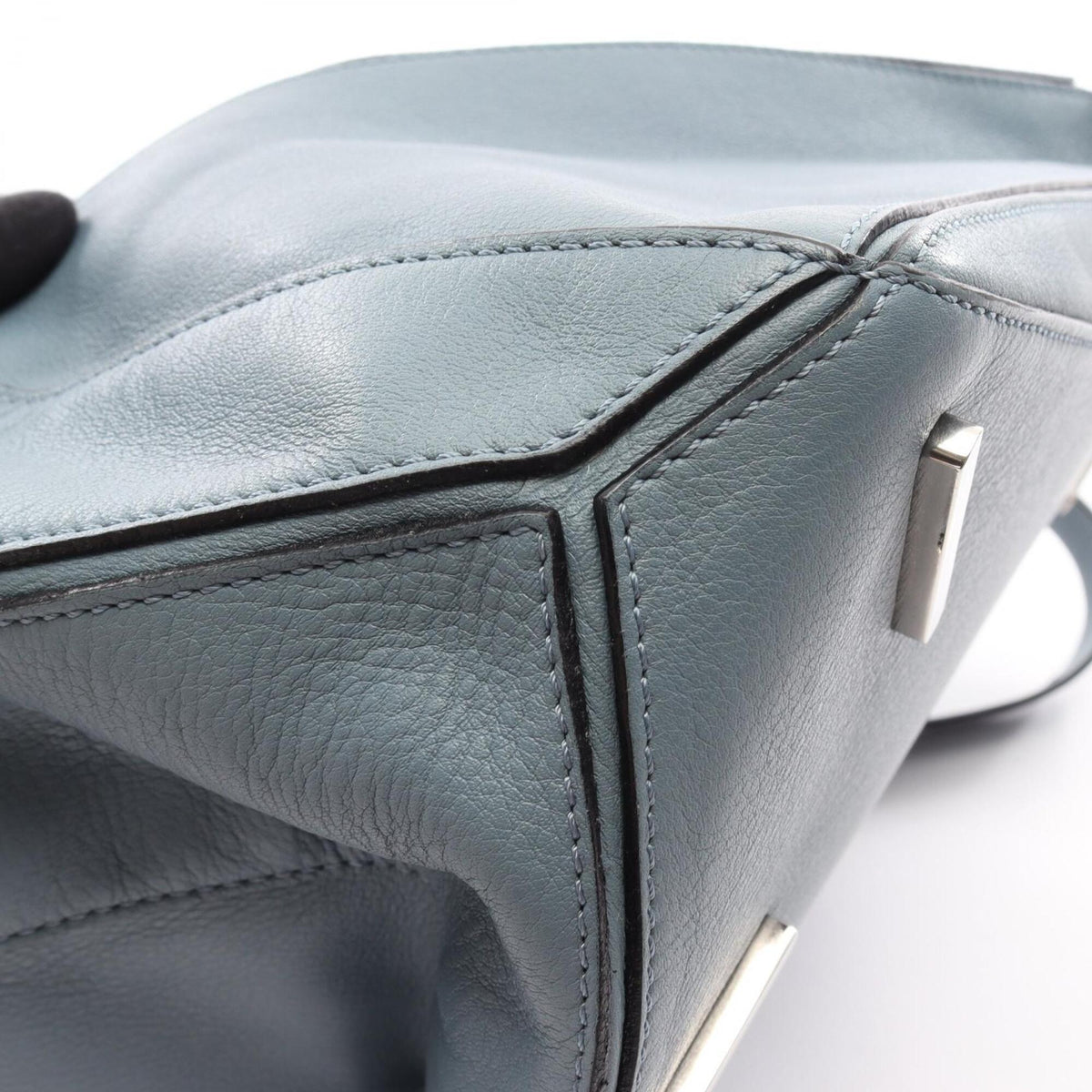 Loewe Blue Leather Handbag (Pre-Owned)