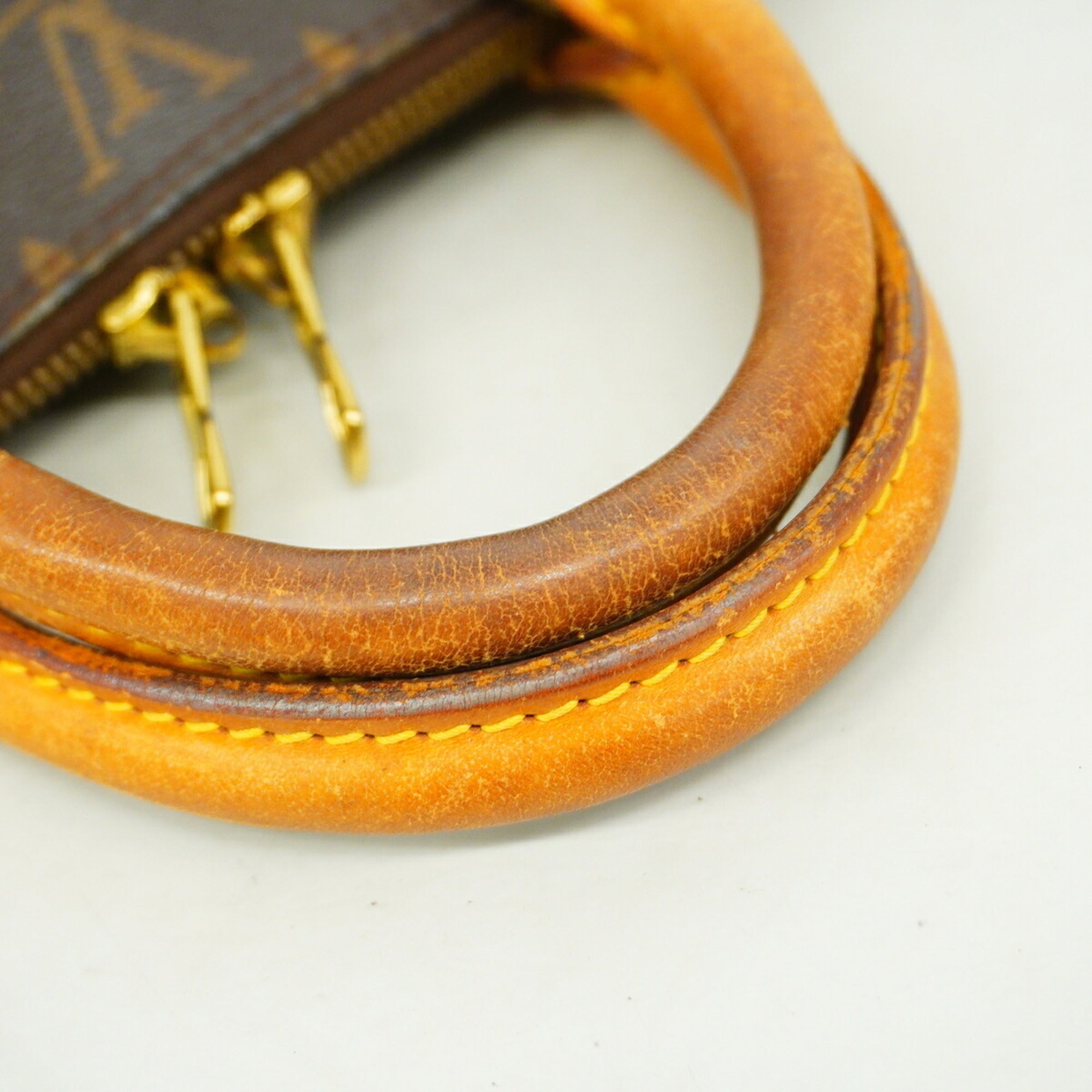 Louis Vuitton Brown Handbag (Pre-Owned)