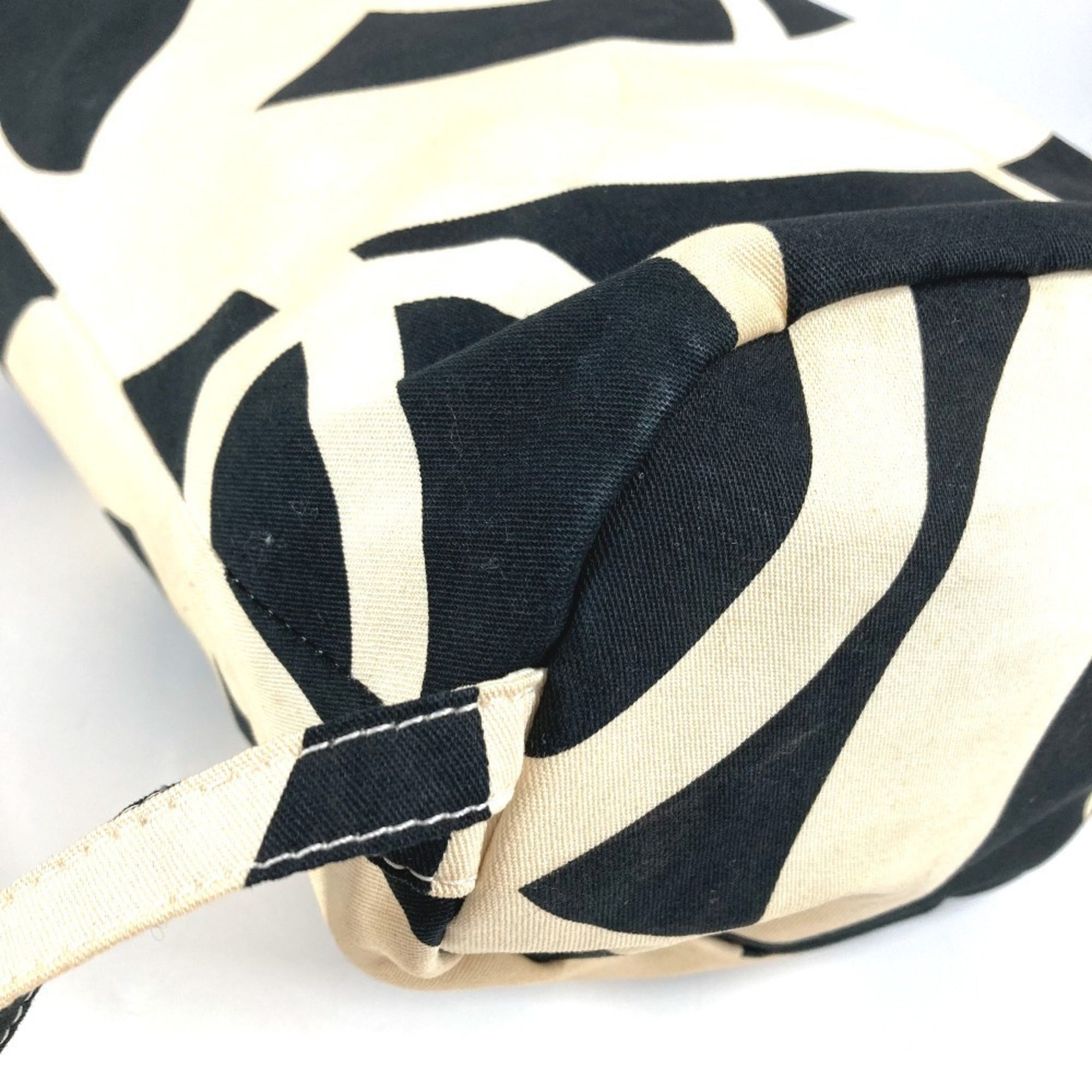 Chanel Black White Cotton Shoulder Bag (Pre-Owned)