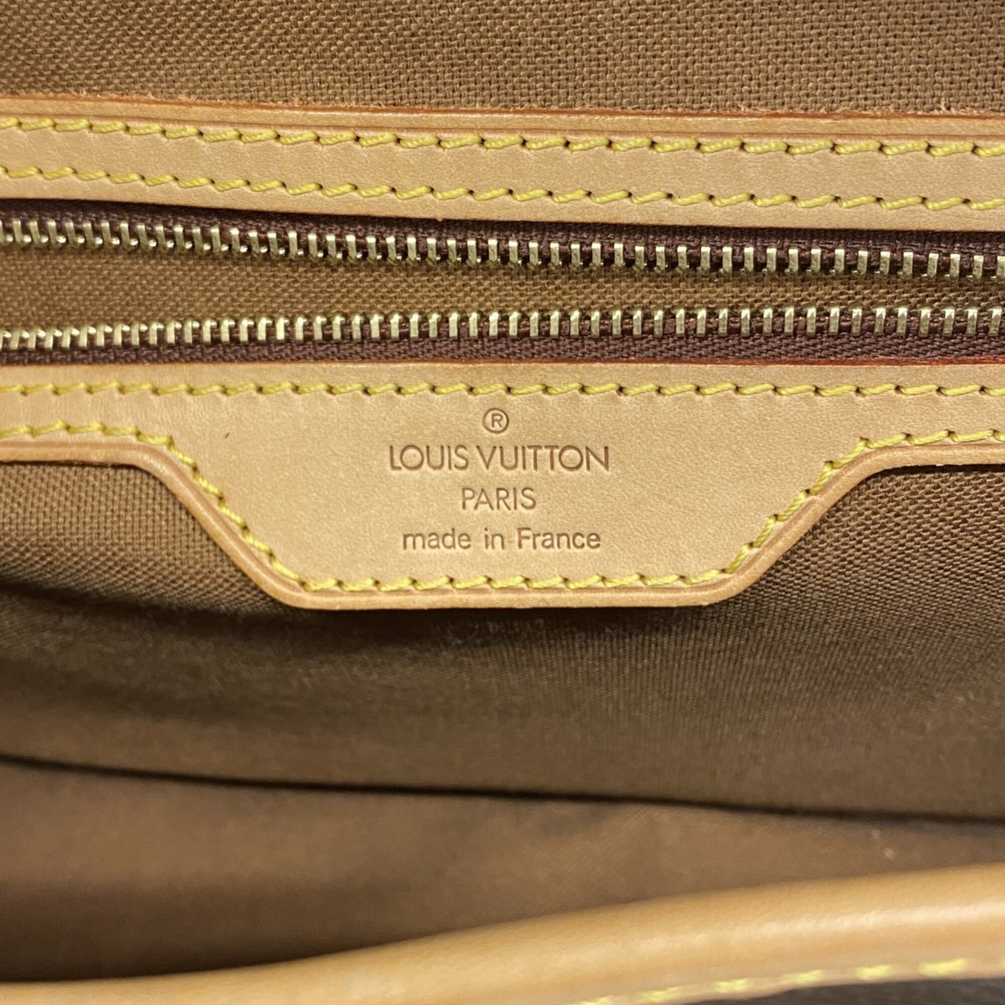 Louis Vuitton Brown Shoulder Bag (Pre-Owned)