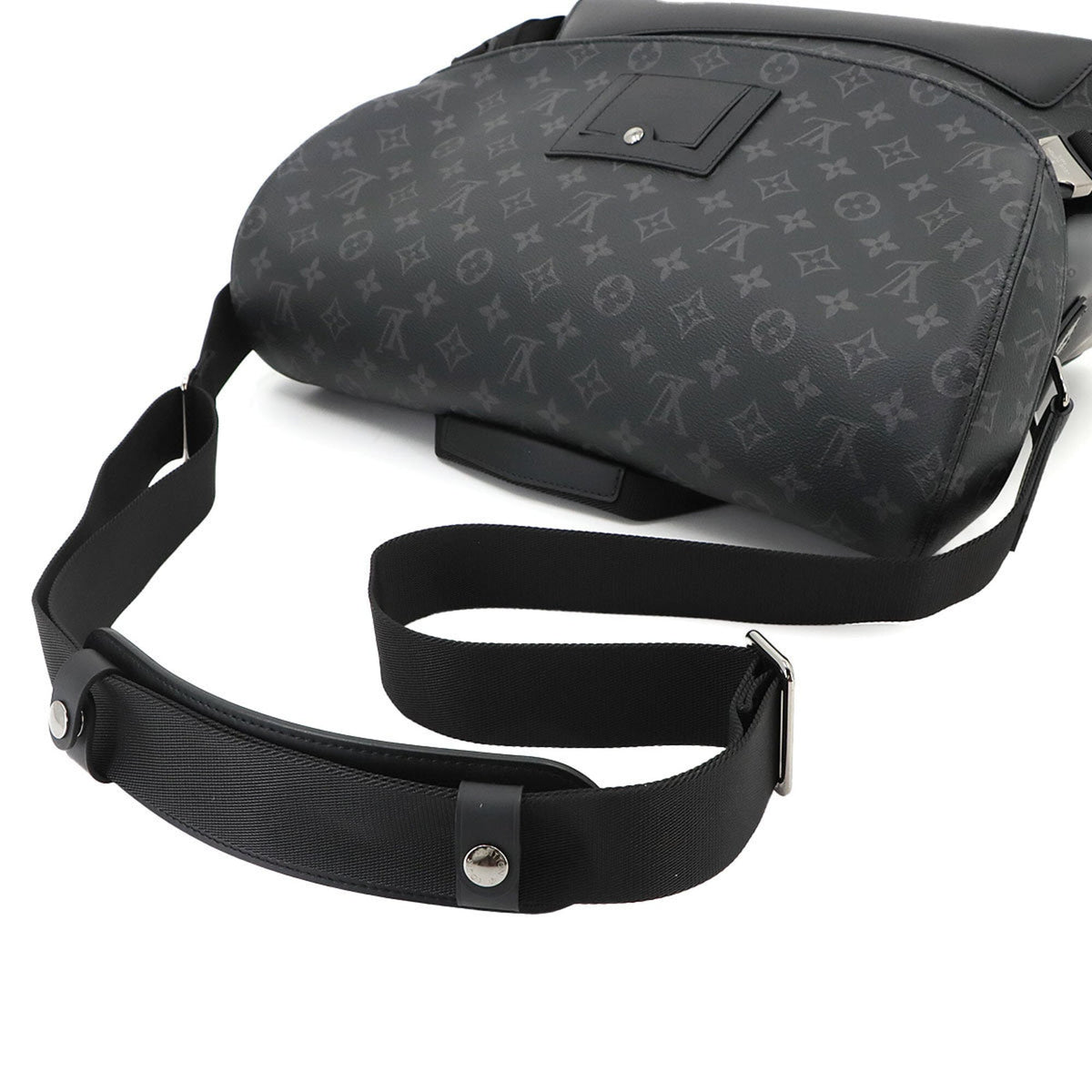 Louis Vuitton Monogram Eclipse Monogram Eclipse Handbag Messenger Bag Shoulder Bag (Pre-Owned)