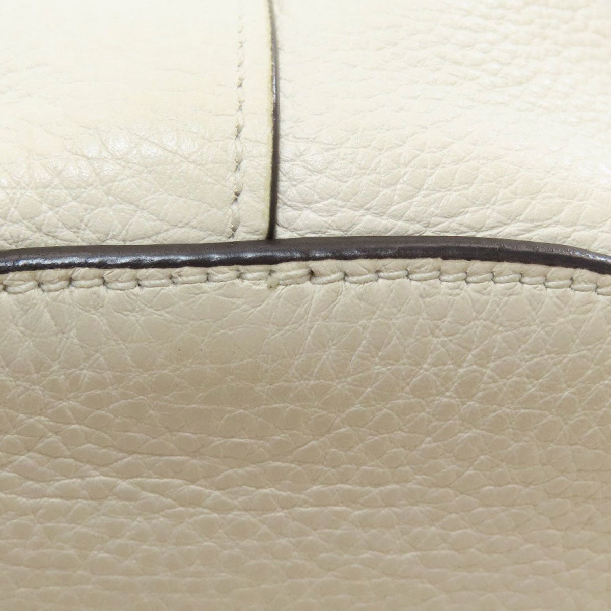 Prada White Leather Shoulder Bag (Pre-Owned)