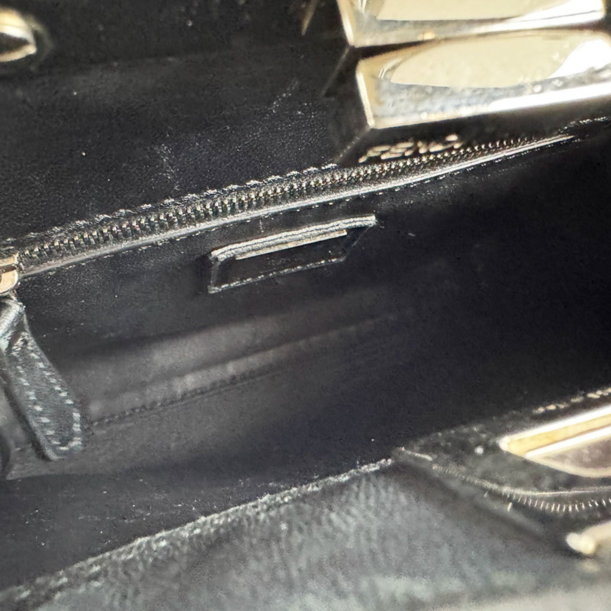 Fendi Black Leather Handbag Shoulder Bag (Pre-Owned)